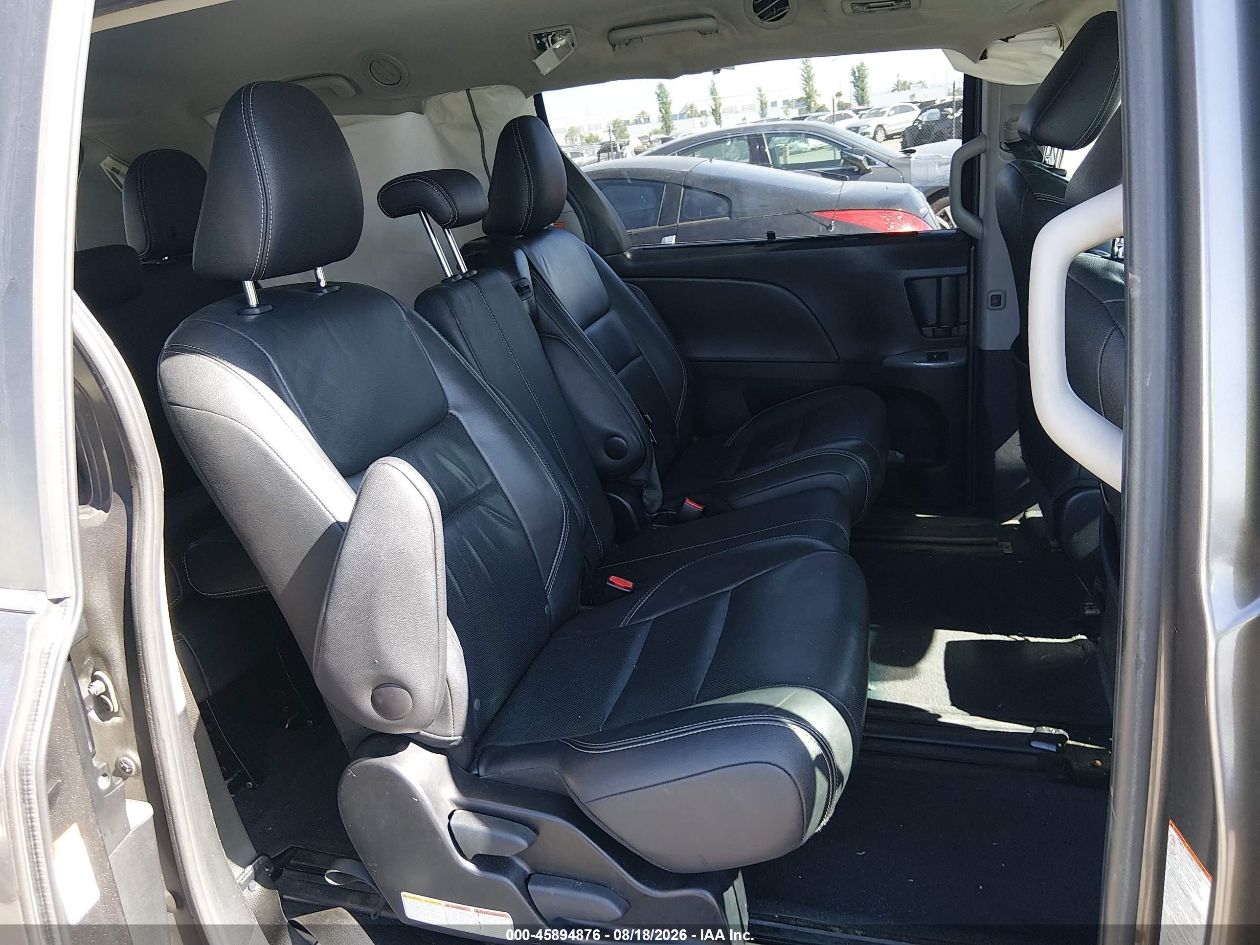 2015 Toyota Sienna Se 8 Passenger Gray vin: 5TDXK3DC3FS620099