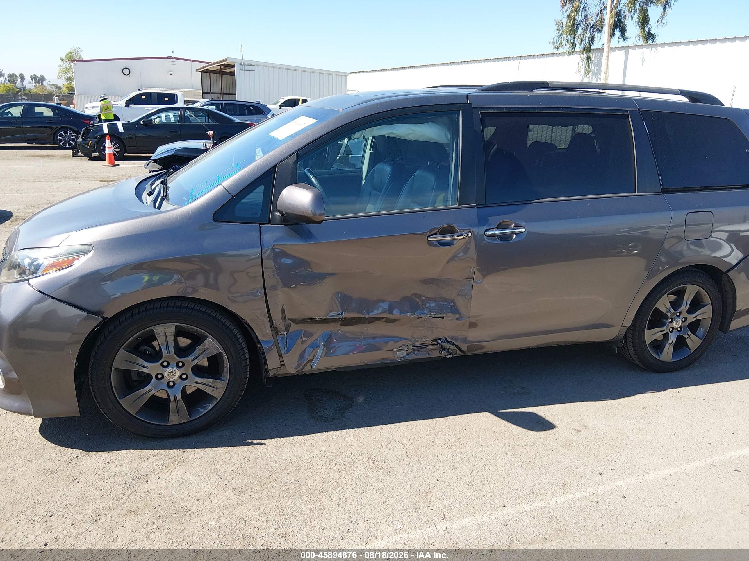 2015 Toyota Sienna Se 8 Passenger Gray vin: 5TDXK3DC3FS620099