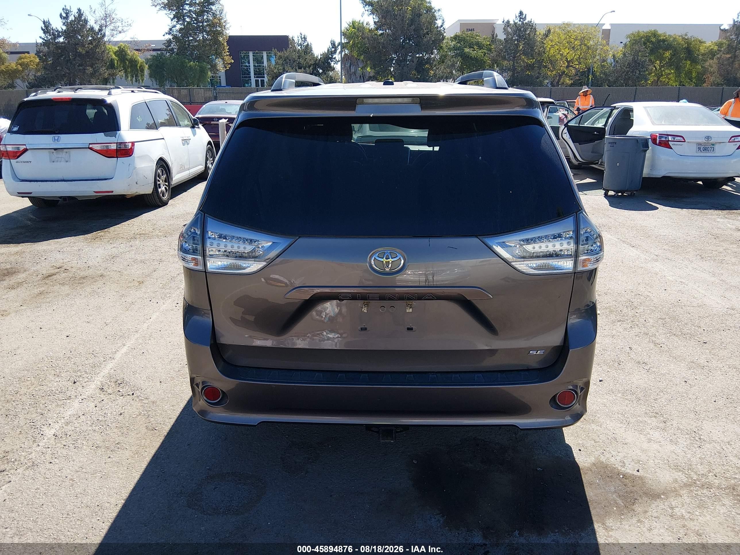 2015 Toyota Sienna Se 8 Passenger Gray vin: 5TDXK3DC3FS620099