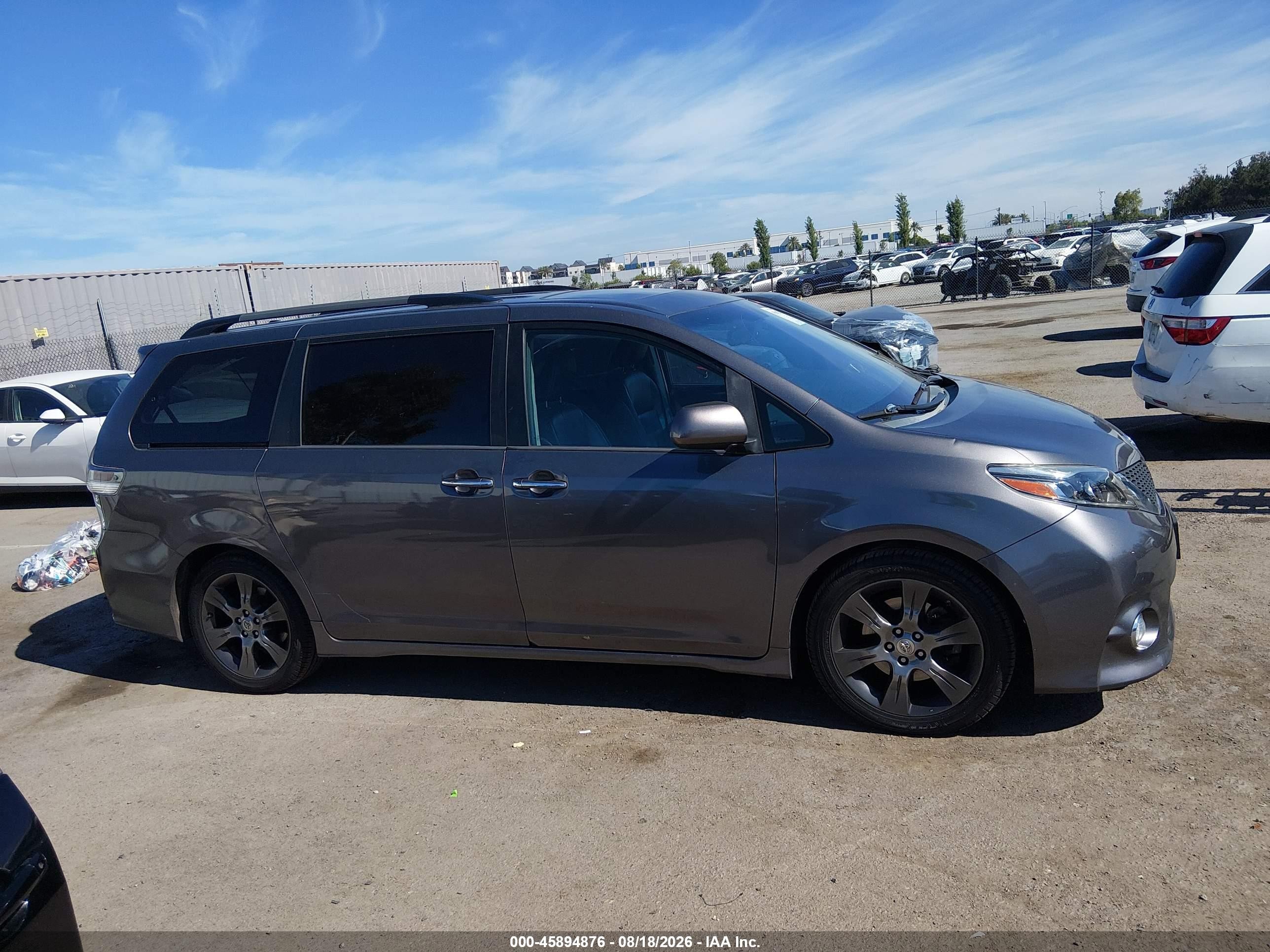2015 Toyota Sienna Se 8 Passenger Gray vin: 5TDXK3DC3FS620099