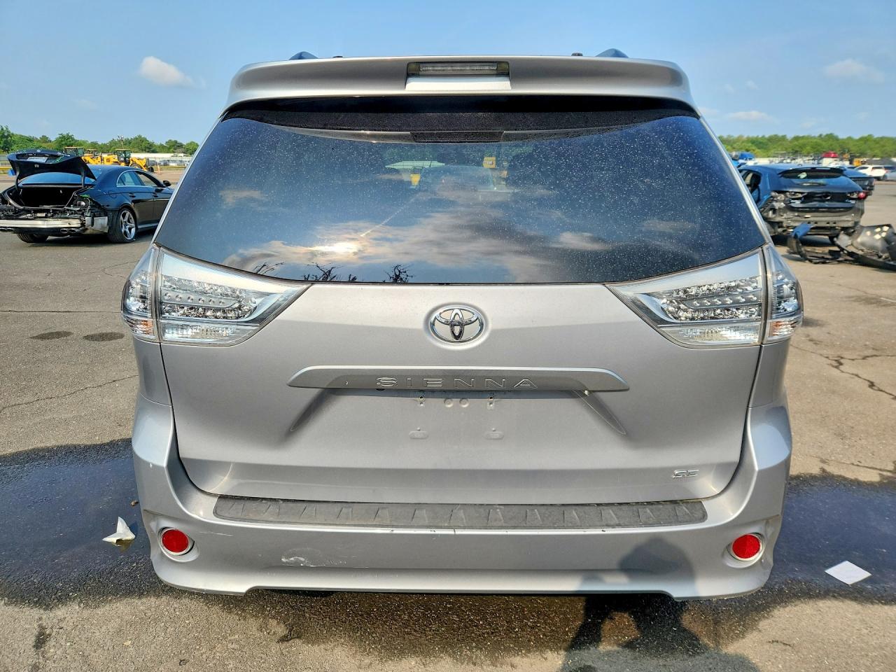 2015 Toyota Sienna Sport Silver vin: 5TDXK3DC3FS671523