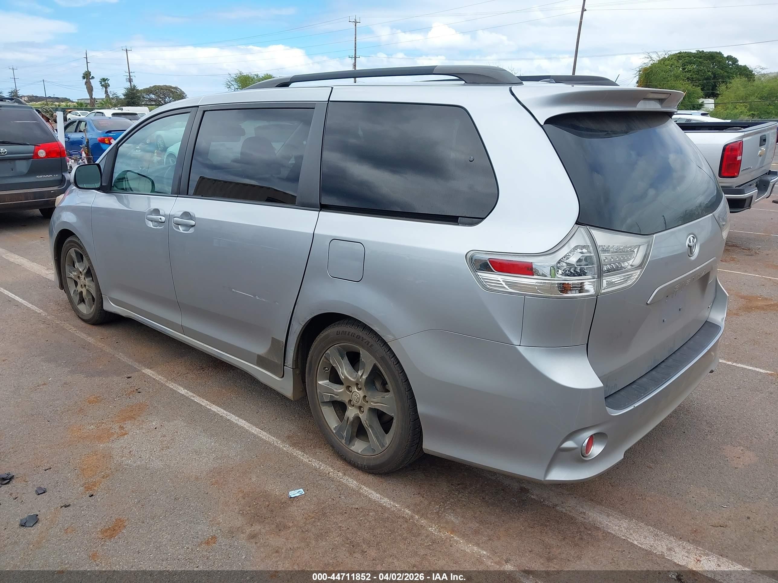 2011 Toyota Sienna Se Silver vin: 5TDXK3DC4BS105400