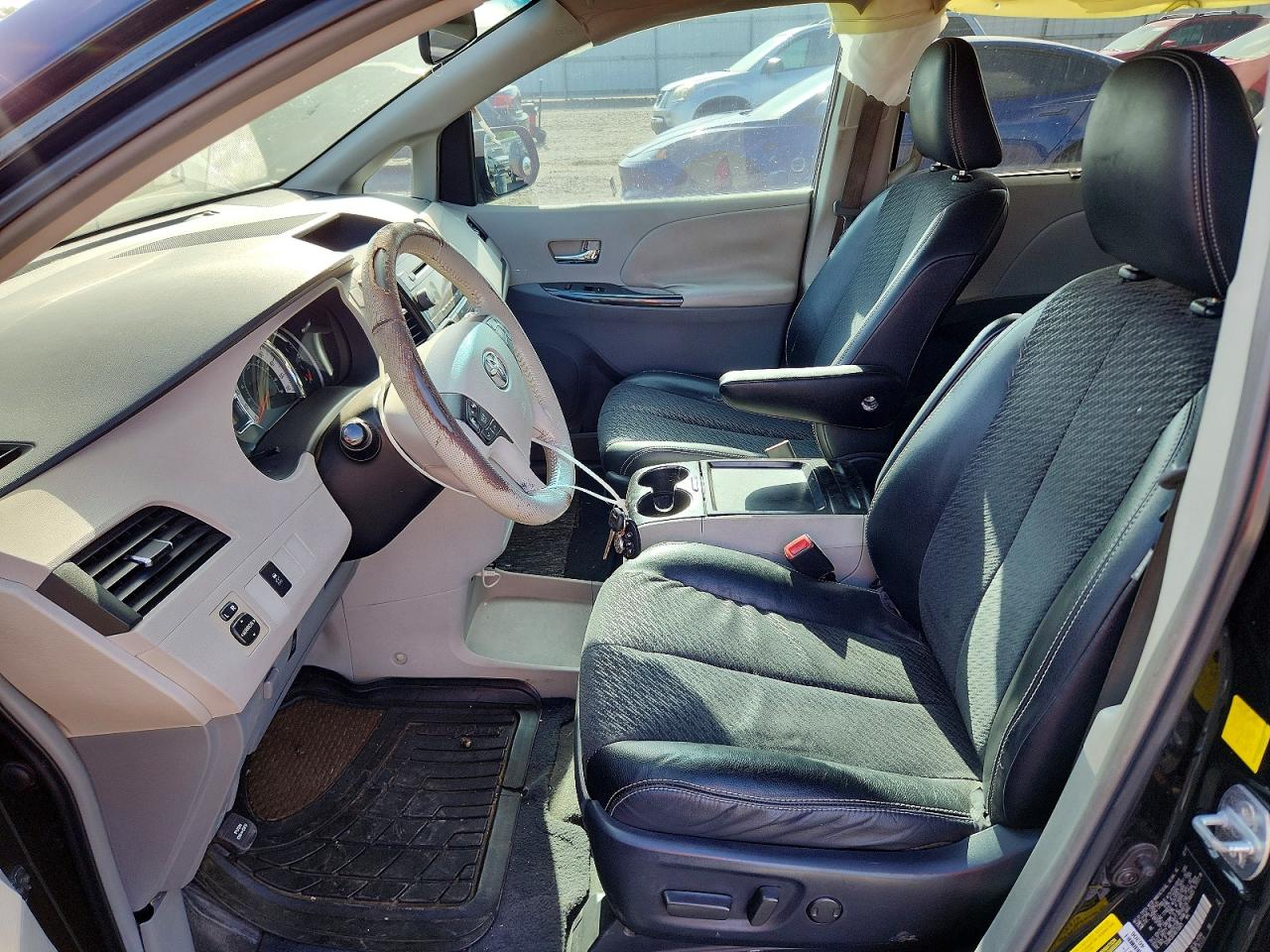 2011 Toyota Sienna Sport Черный vin: 5TDXK3DC4BS130975