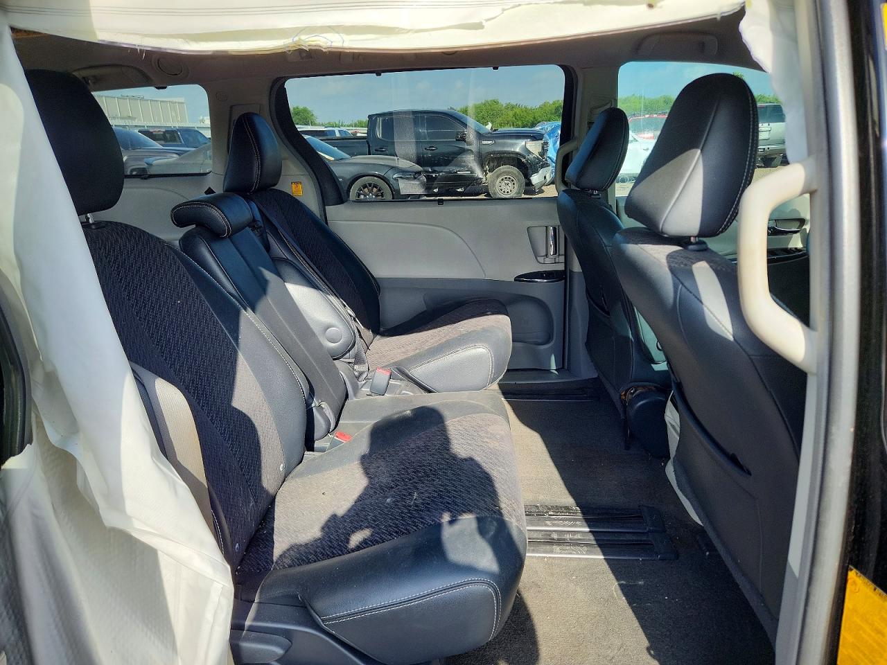 2011 Toyota Sienna Sport Черный vin: 5TDXK3DC4BS130975