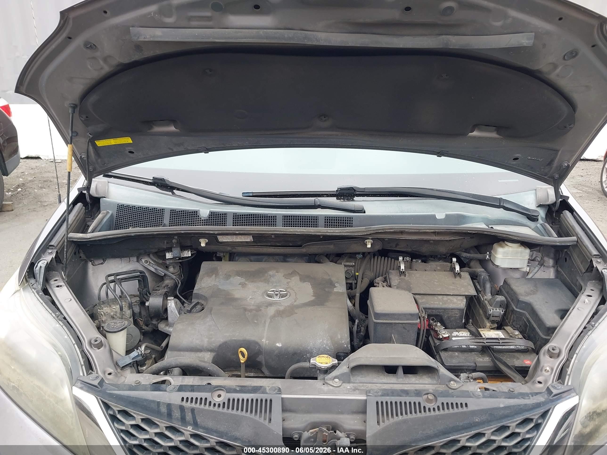2013 Toyota Sienna Se 8 Passenger Gray vin: 5TDXK3DC4DS361765