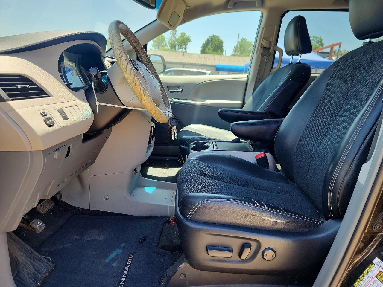 2014 Toyota Sienna Sport Silver vin: 5TDXK3DC4ES521239