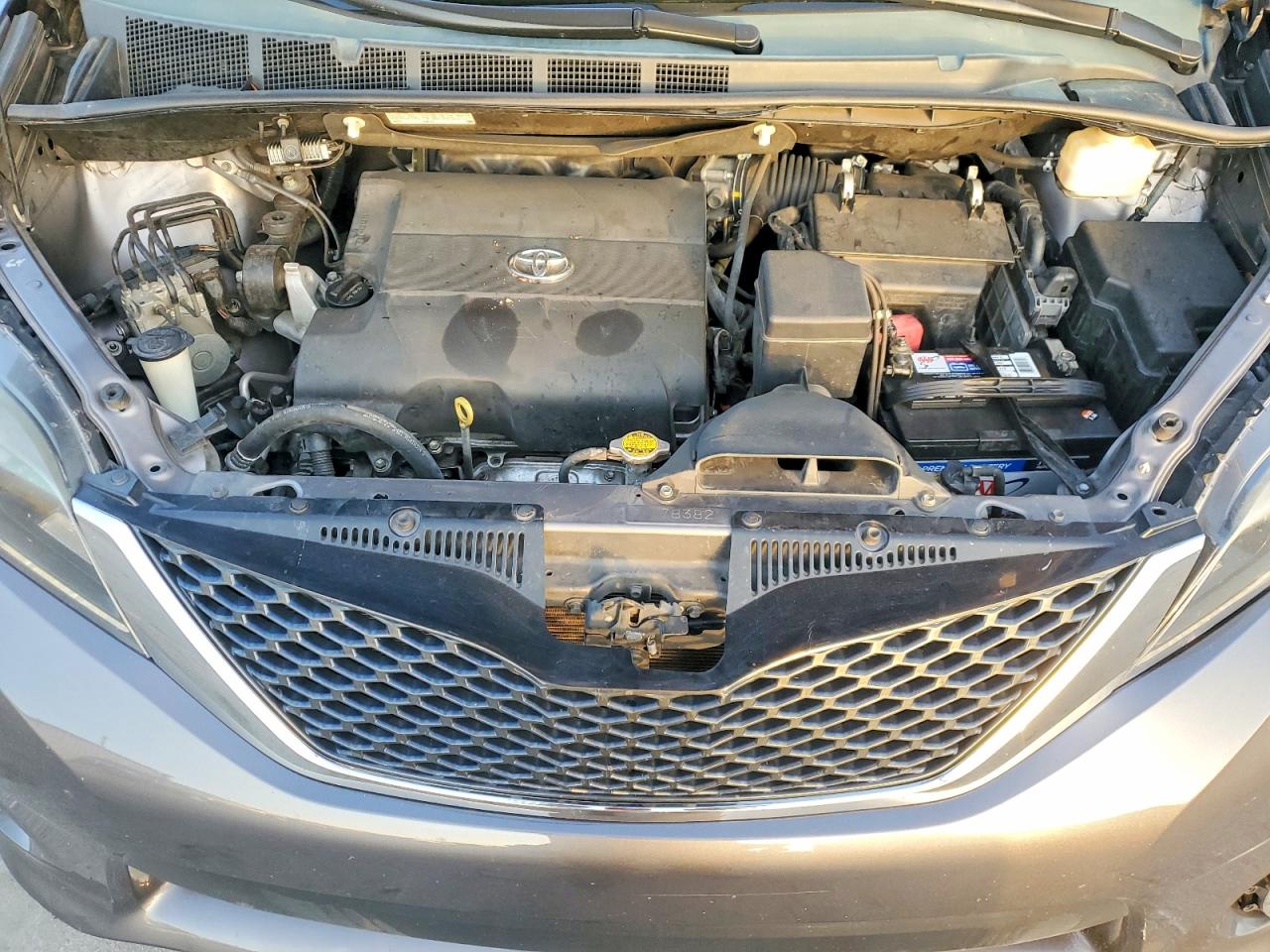 2015 Toyota Sienna Sport Gray vin: 5TDXK3DC4FS552783