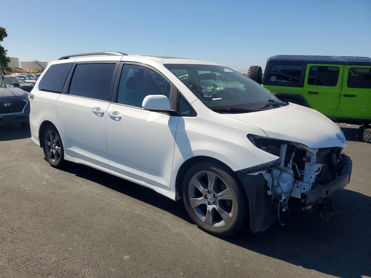 2015 Toyota Sienna Sport White vin: 5TDXK3DC4FS559930