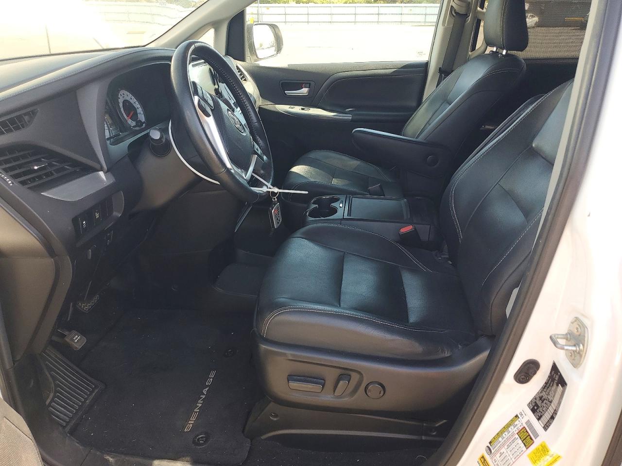 2015 Toyota Sienna Sport White vin: 5TDXK3DC4FS559930
