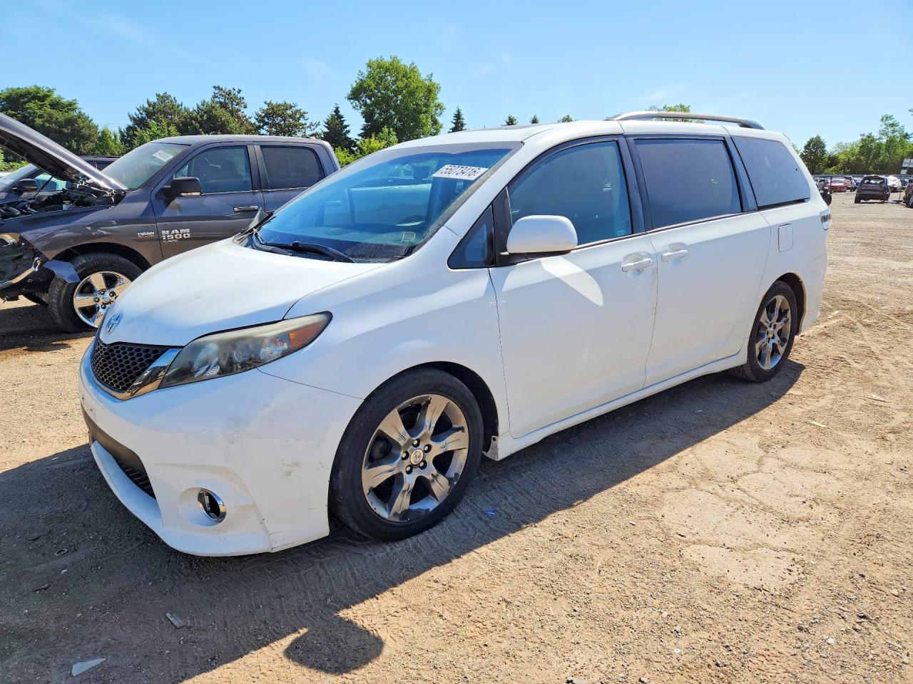 2011 Toyota Sienna Sport White vin: 5TDXK3DC5BS056921
