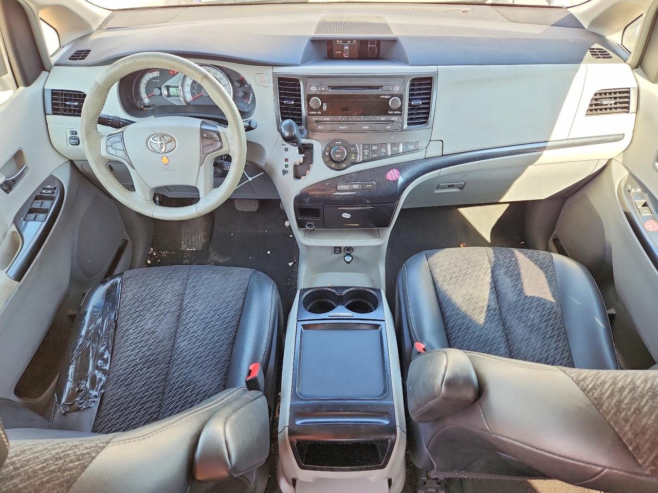 2011 Toyota Sienna Sport Белый vin: 5TDXK3DC5BS056921