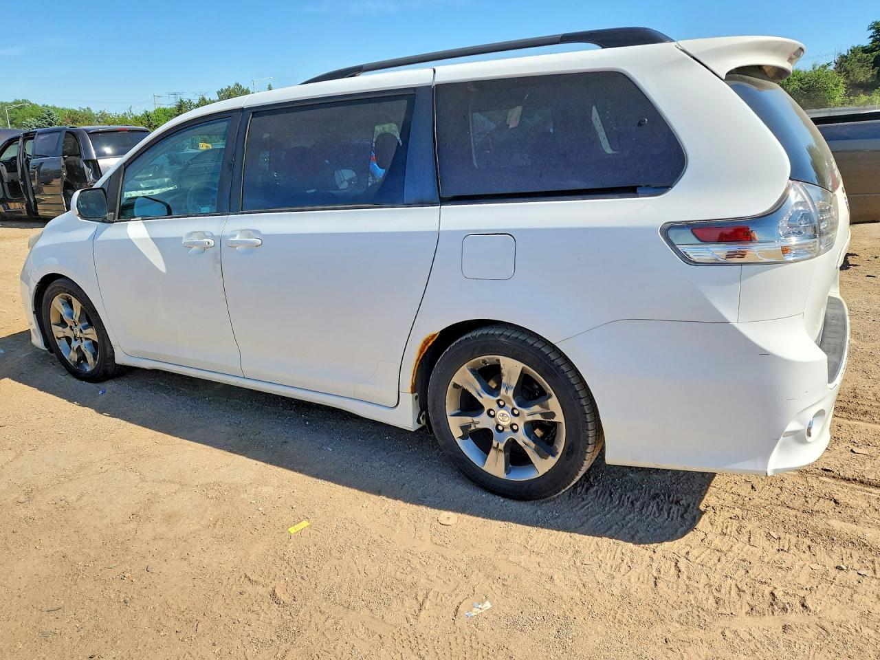 2011 Toyota Sienna Sport Белый vin: 5TDXK3DC5BS056921
