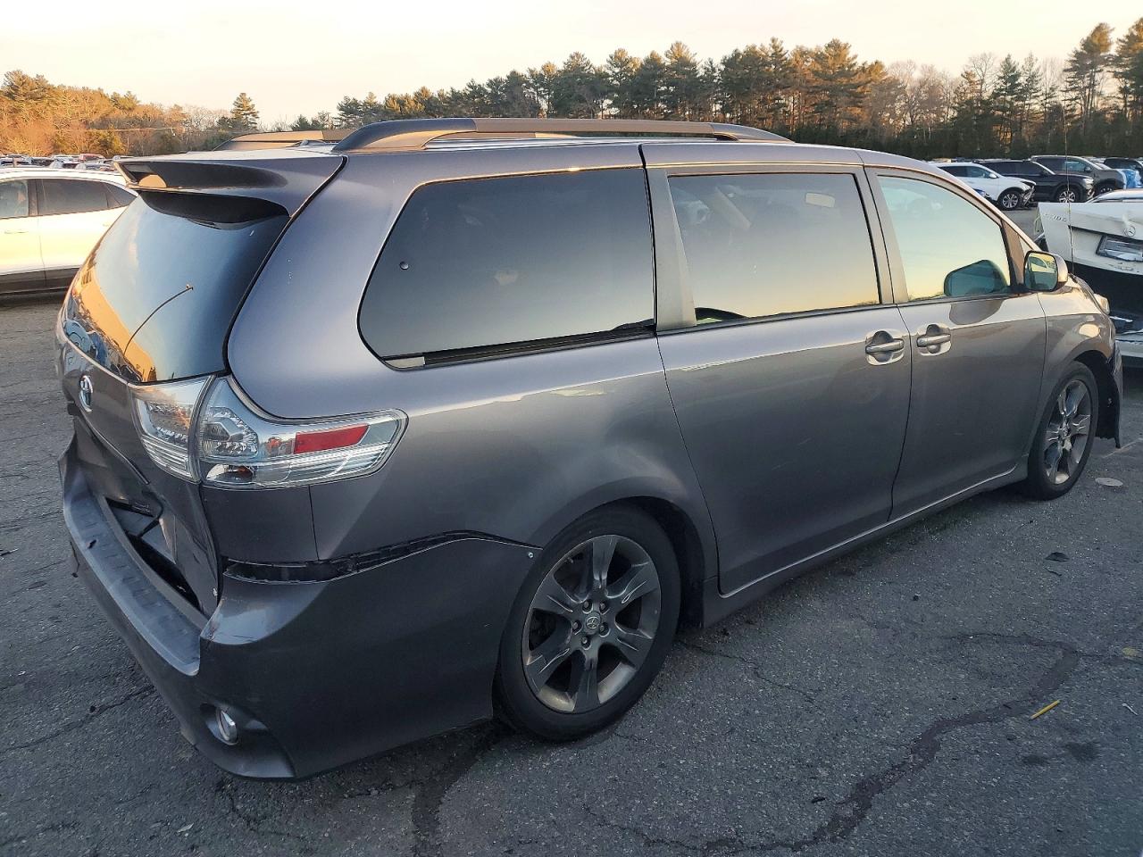 2011 Toyota Sienna Sport Серый vin: 5TDXK3DC5BS105194