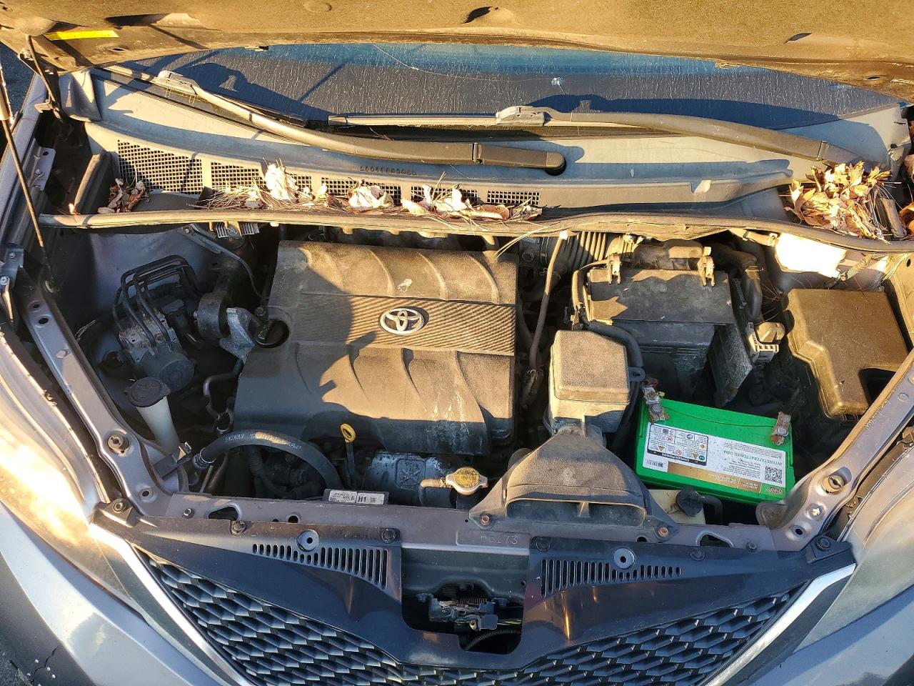 2011 Toyota Sienna Sport Серый vin: 5TDXK3DC5BS105194