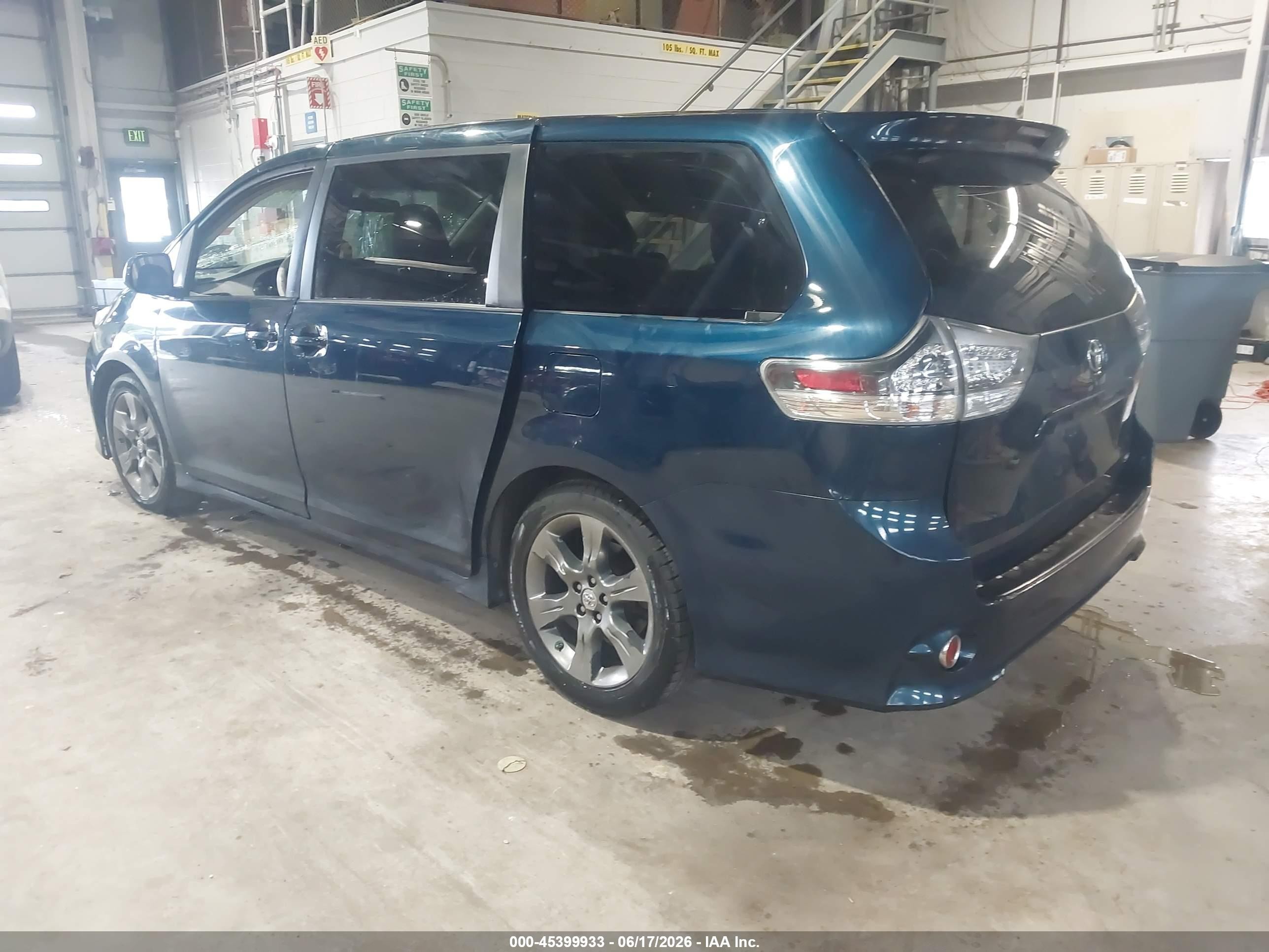 2011 Toyota Sienna Se Blue vin: 5TDXK3DC5BS130466