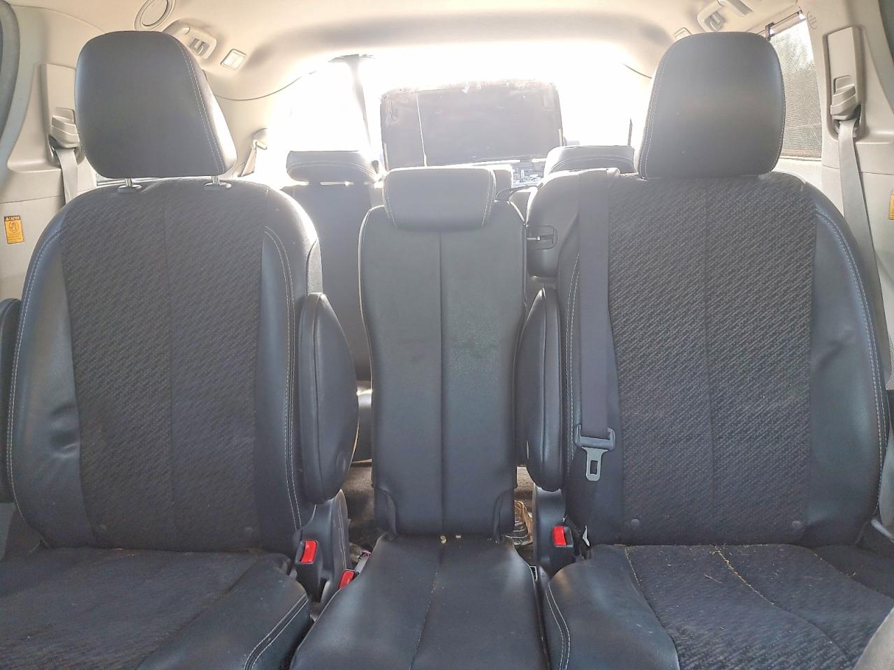 2012 Toyota Sienna Se 8-passenger Черный vin: 5TDXK3DC5CS211307