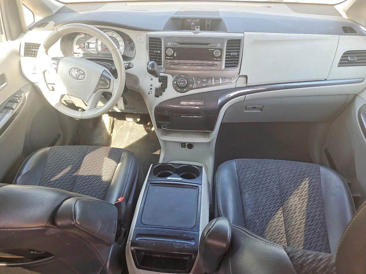 2012 Toyota Sienna Se 8-passenger Черный vin: 5TDXK3DC5CS211307