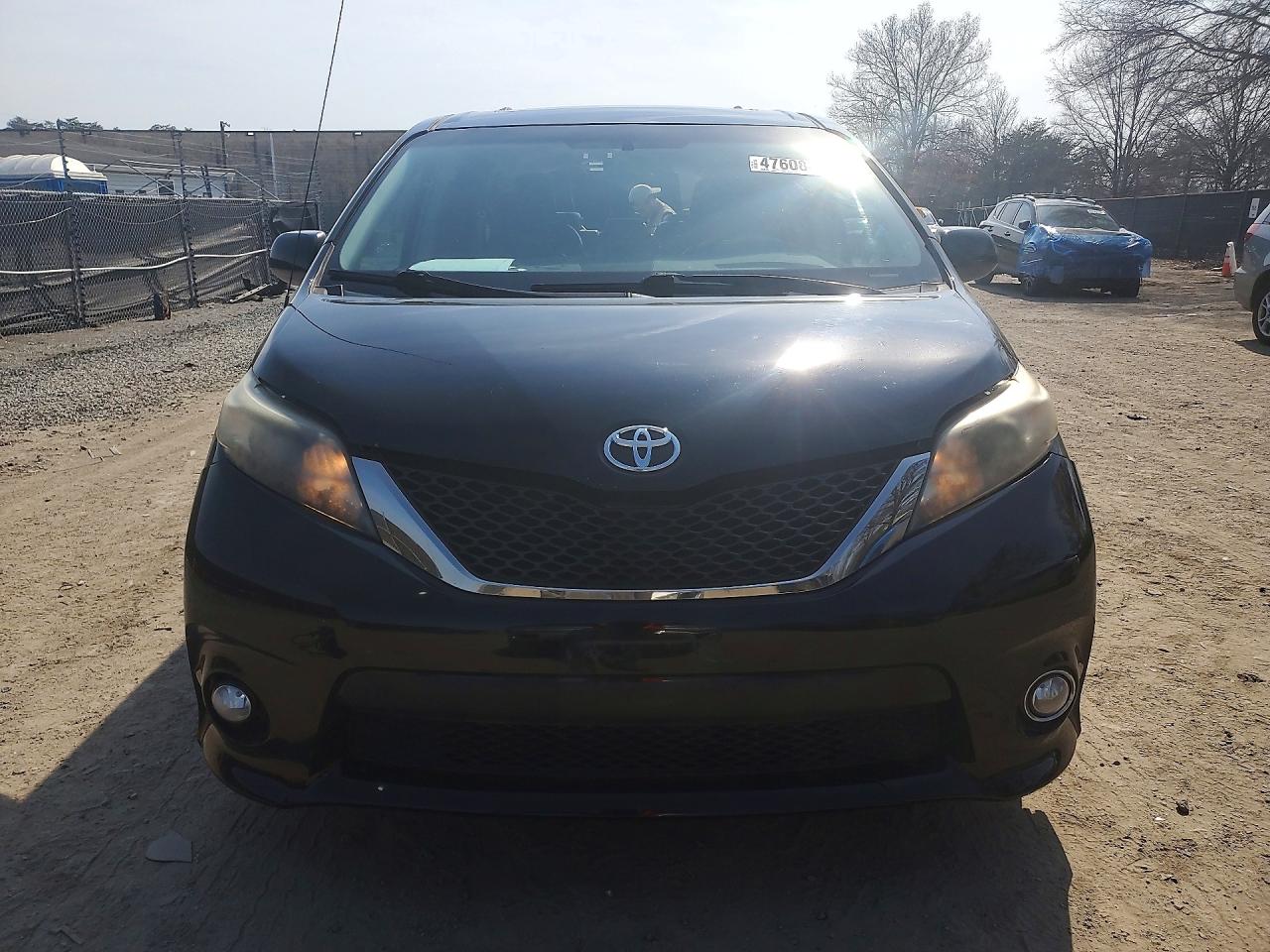 2012 Toyota Sienna Se 8-passenger Черный vin: 5TDXK3DC5CS211307