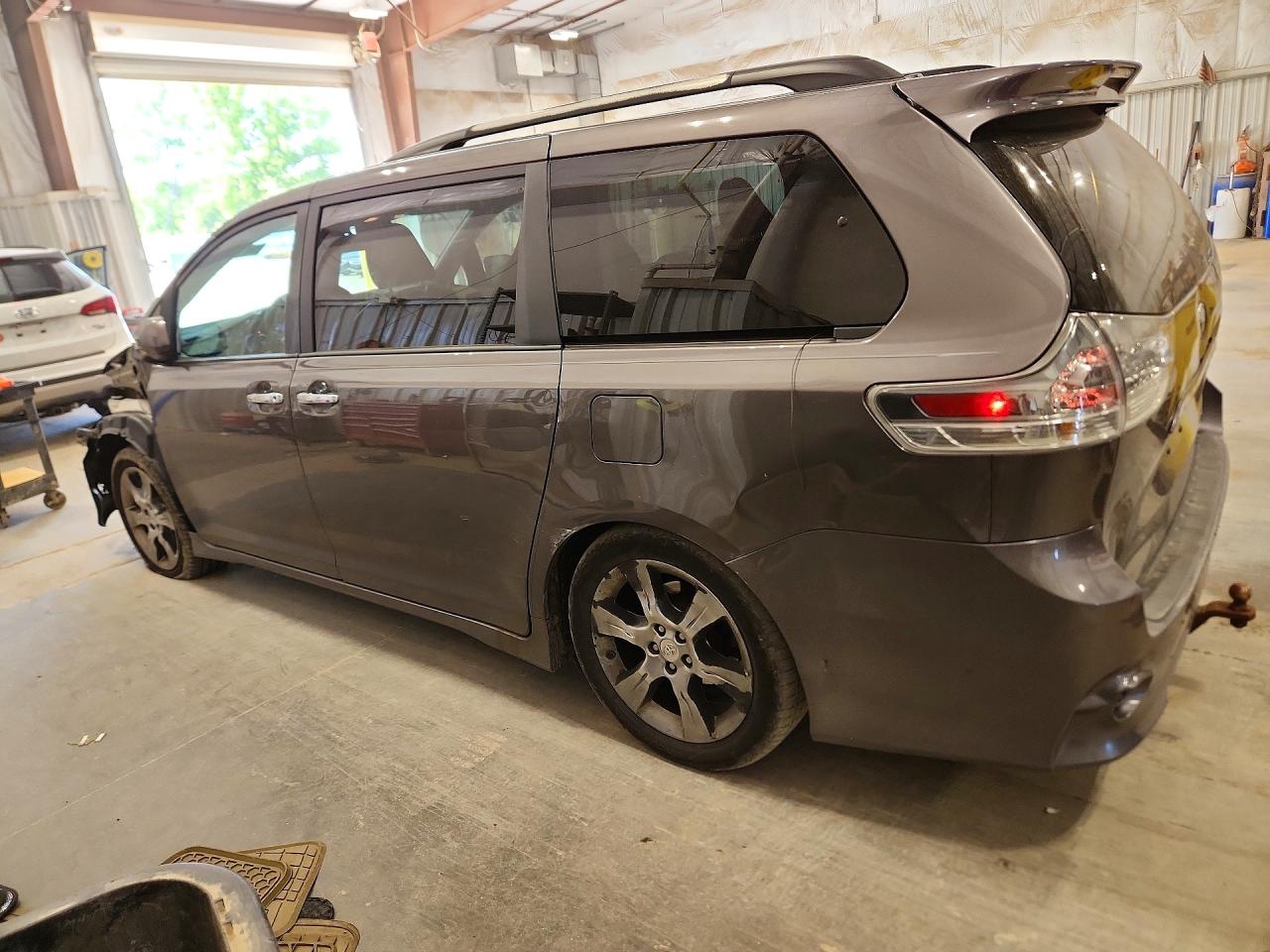 2013 Toyota Sienna Sport Gray vin: 5TDXK3DC5DS294156