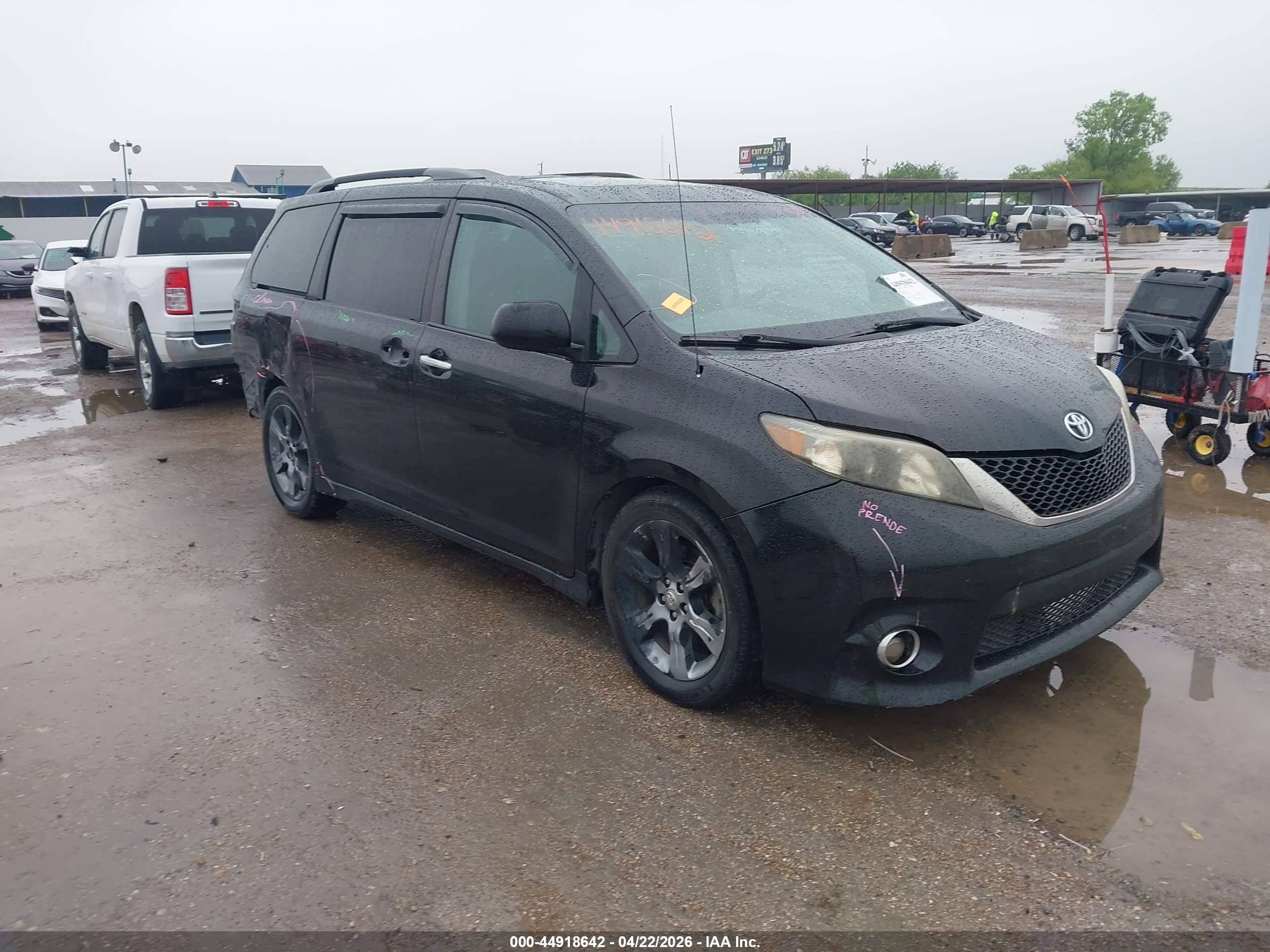 2014 Toyota Sienna Se 8 Passenger Black vin: 5TDXK3DC5ES433946