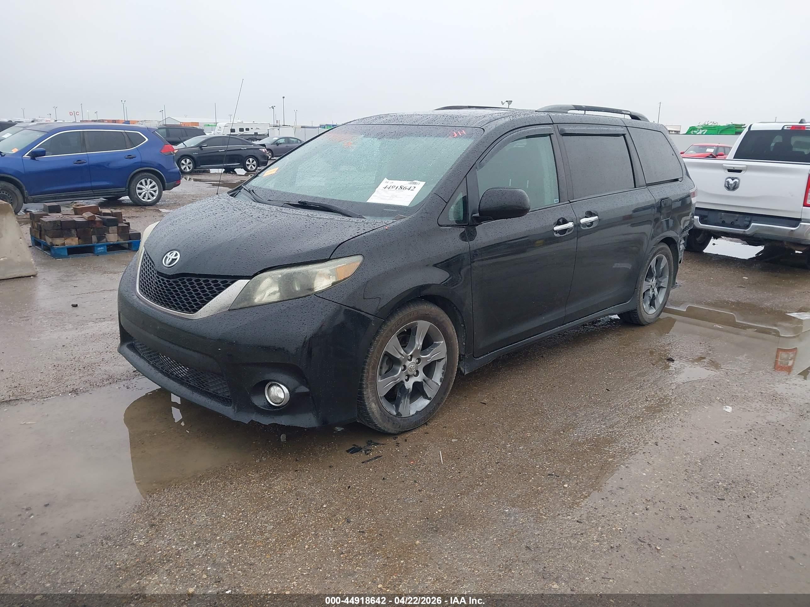 2014 Toyota Sienna Se 8 Passenger Black vin: 5TDXK3DC5ES433946