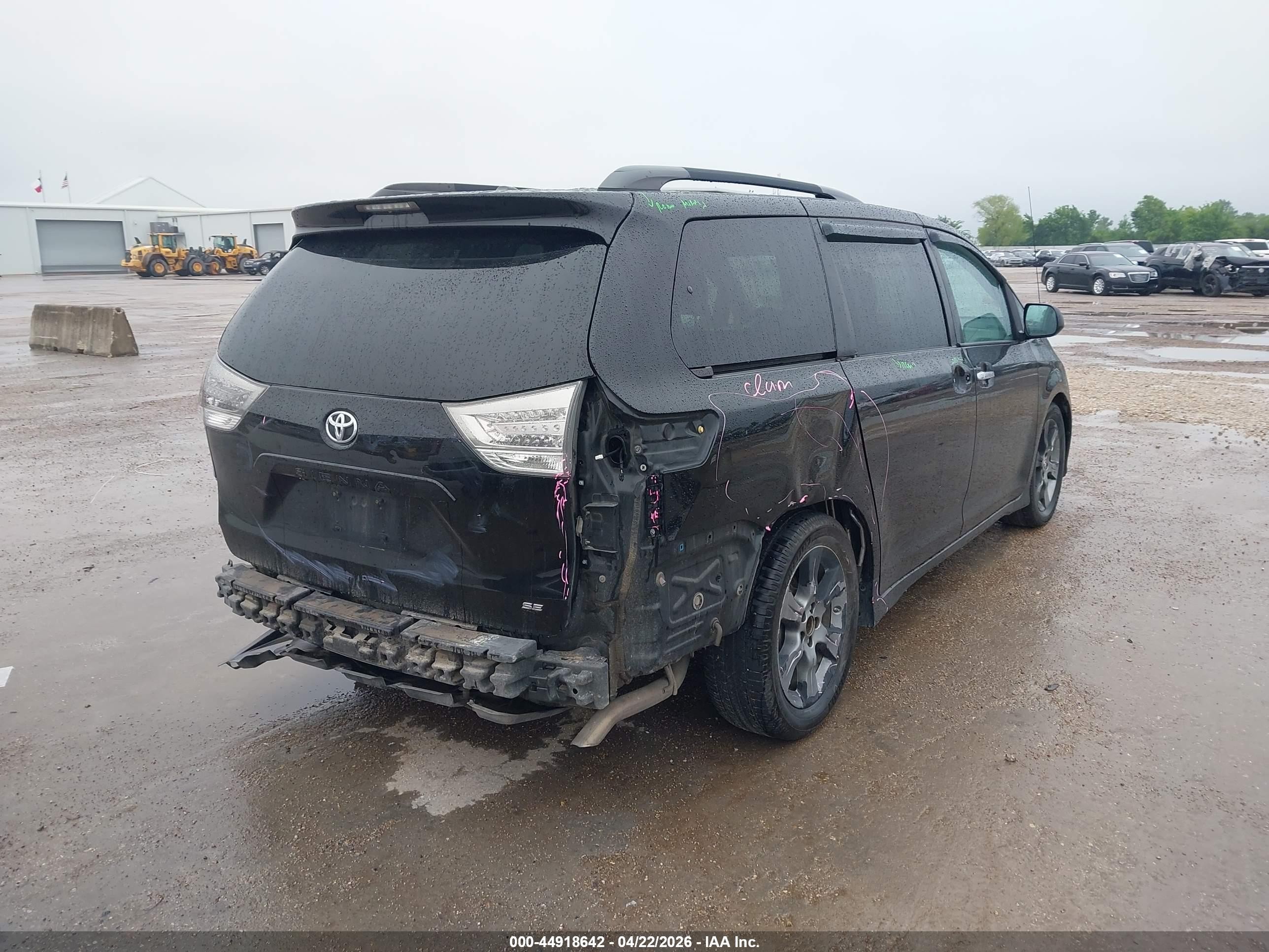 2014 Toyota Sienna Se 8 Passenger Black vin: 5TDXK3DC5ES433946