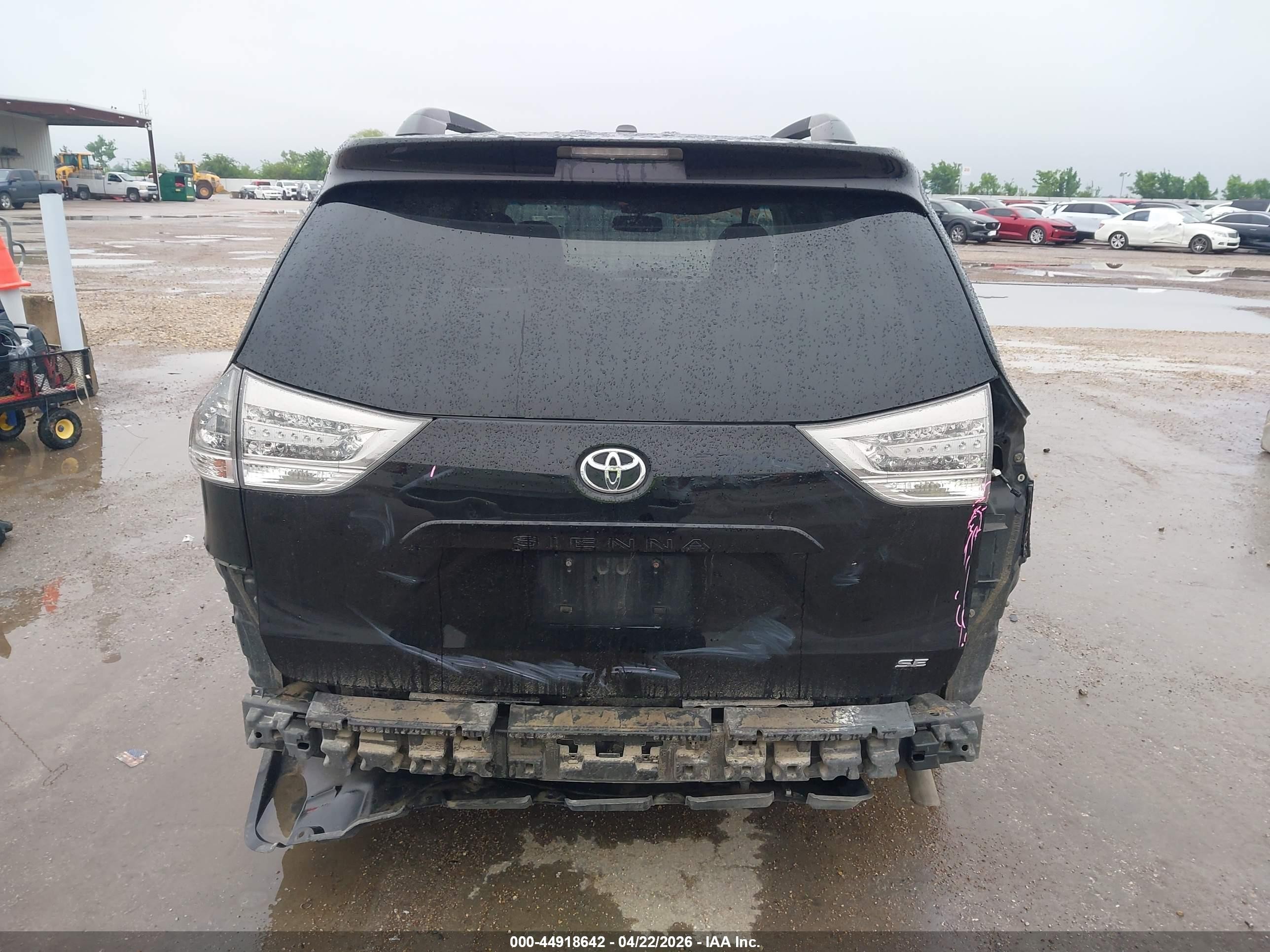 2014 Toyota Sienna Se 8 Passenger Black vin: 5TDXK3DC5ES433946