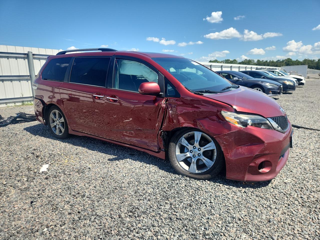 2015 Toyota Sienna Burgundy vin: 5TDXK3DC5FS538827