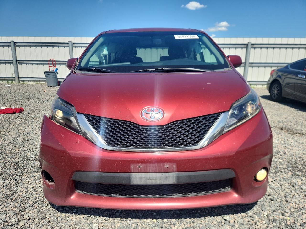 2015 Toyota Sienna Burgundy vin: 5TDXK3DC5FS538827