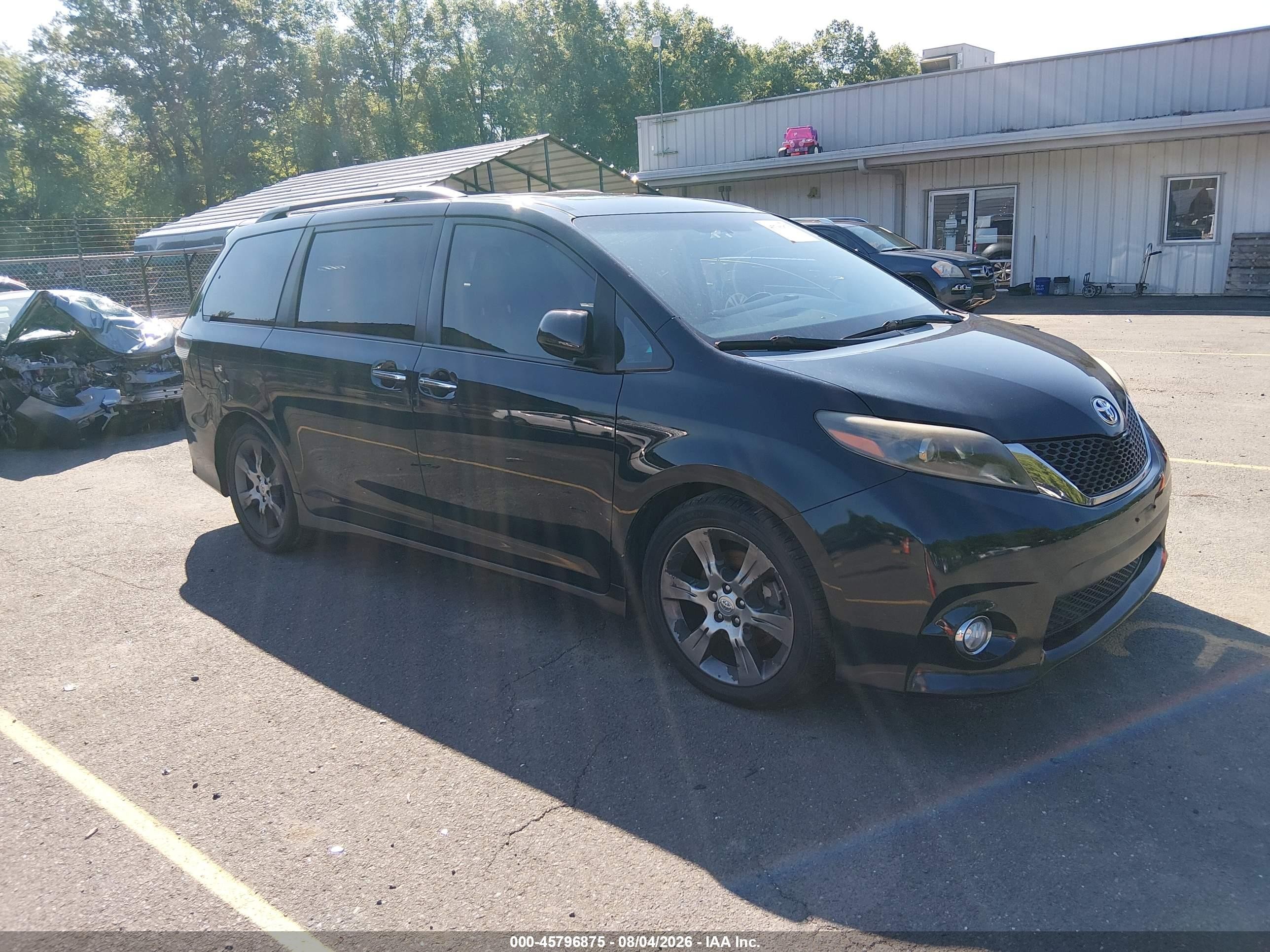 2015 Toyota Sienna Se 8 Passenger Black vin: 5TDXK3DC5FS543042