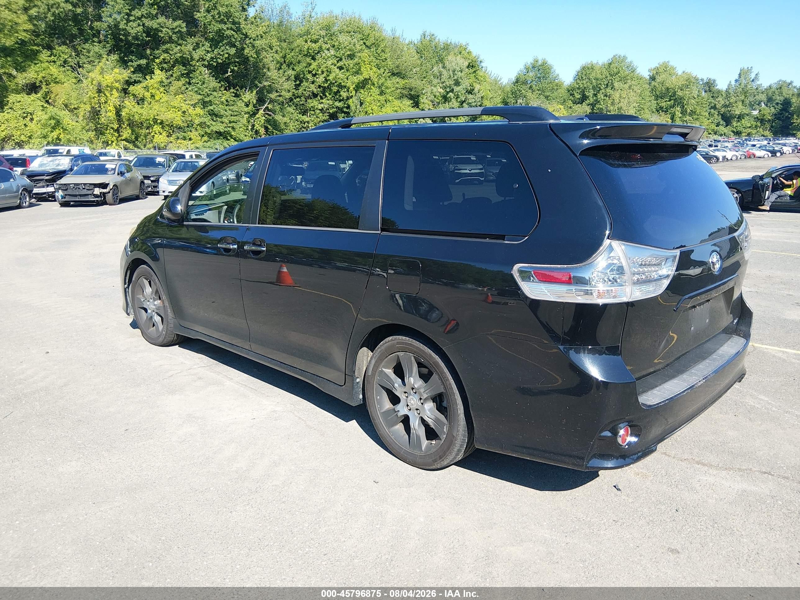 2015 Toyota Sienna Se 8 Passenger Black vin: 5TDXK3DC5FS543042