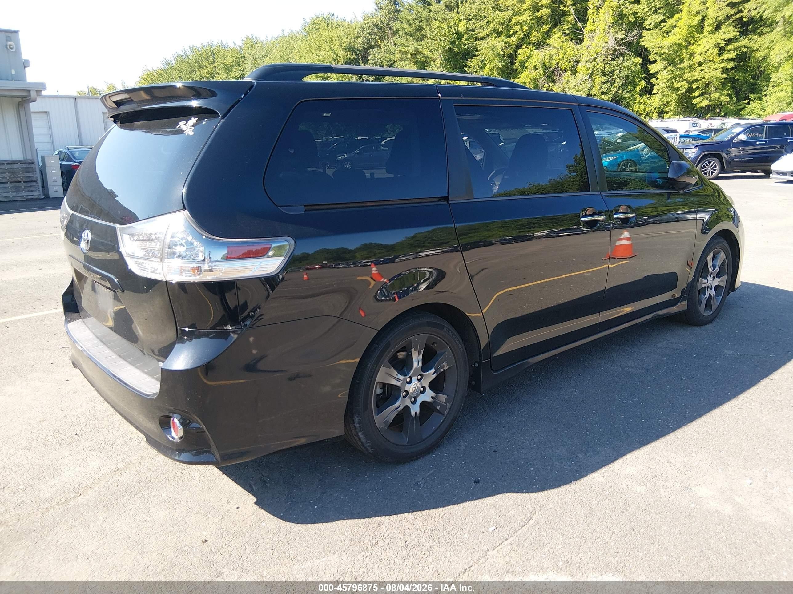 2015 Toyota Sienna Se 8 Passenger Black vin: 5TDXK3DC5FS543042
