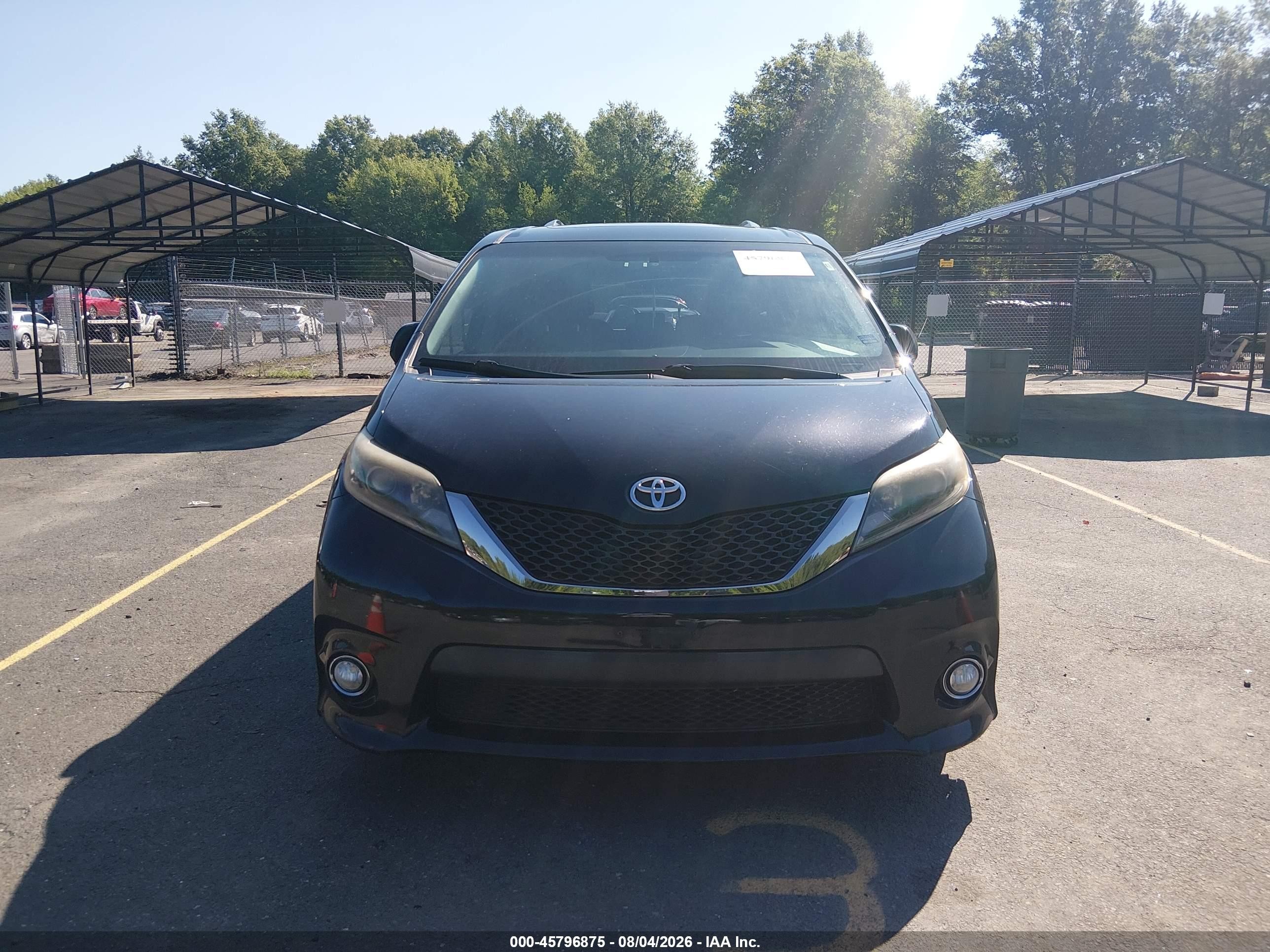 2015 Toyota Sienna Se 8 Passenger Black vin: 5TDXK3DC5FS543042