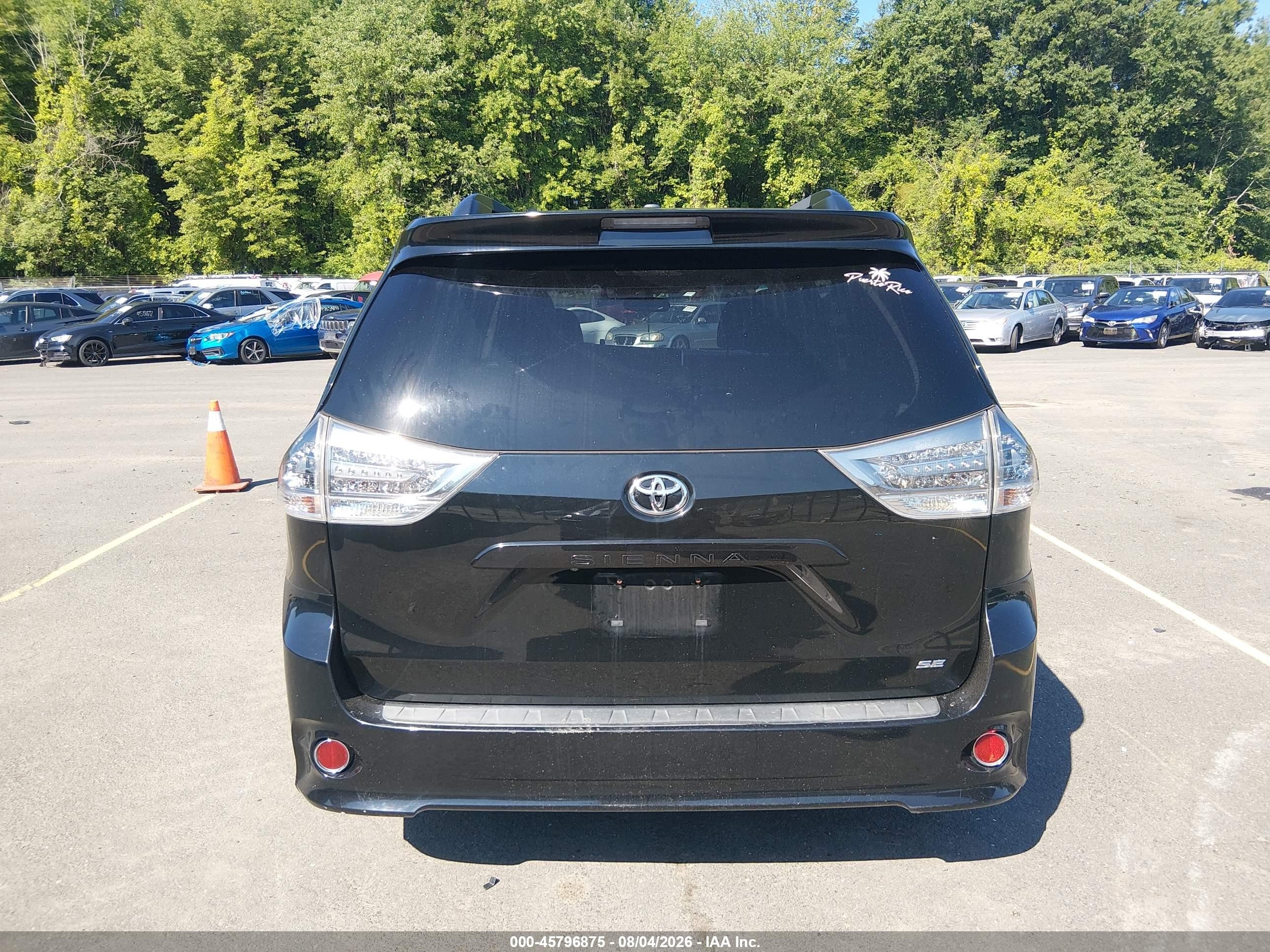 2015 Toyota Sienna Se 8 Passenger Black vin: 5TDXK3DC5FS543042