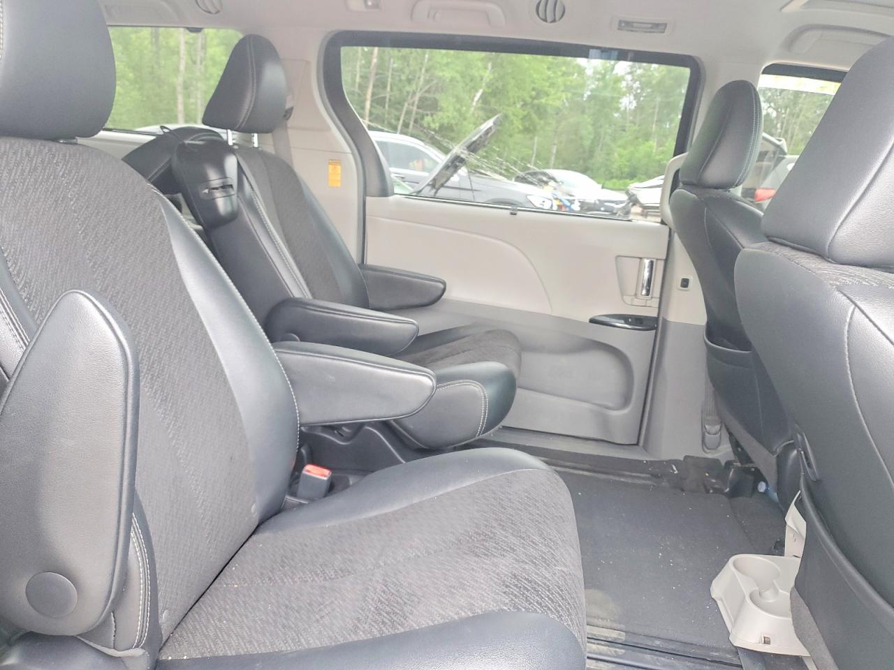 2014 Toyota Sienna Sport Charcoal vin: 5TDXK3DC6ES412698