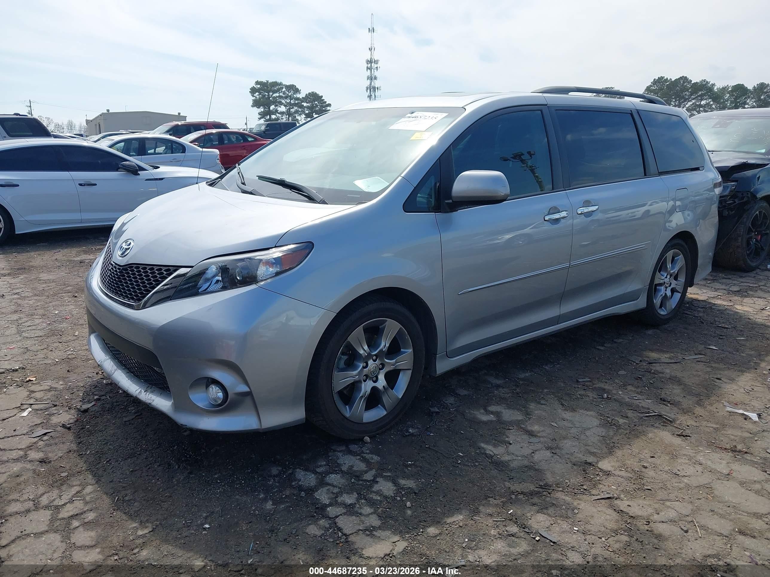 2014 Toyota Sienna Se 8 Passenger Gray vin: 5TDXK3DC6ES419246