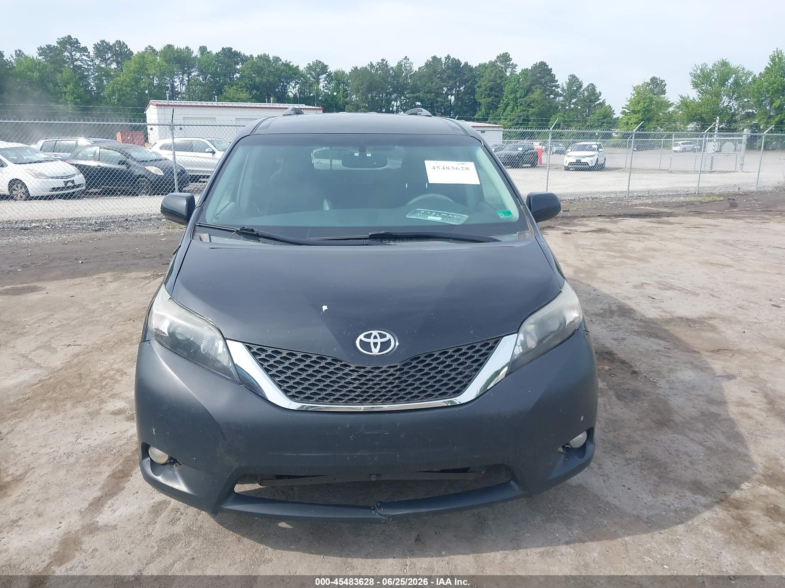 2014 Toyota Sienna Sport Black vin: 5TDXK3DC6ES422714