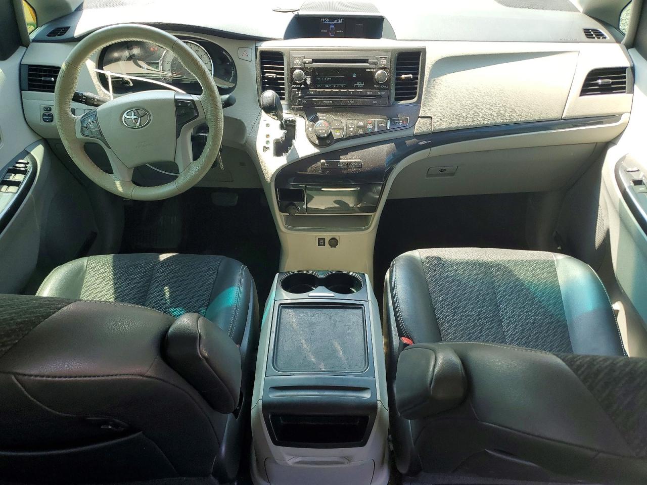 2014 Toyota Sienna Se Premium Red vin: 5TDXK3DC6ES442686
