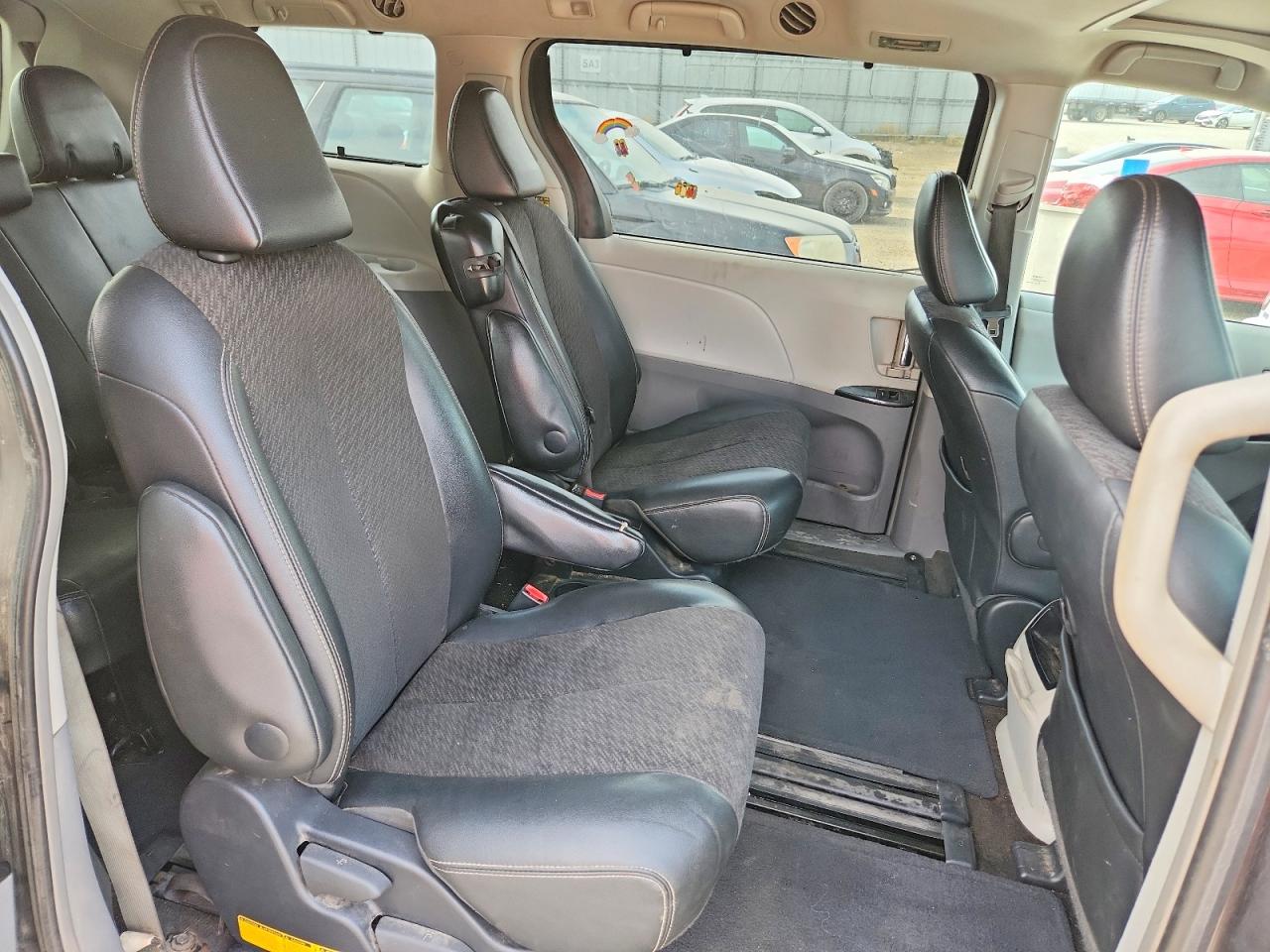 2014 Toyota Sienna Sport Серый vin: 5TDXK3DC6ES471590