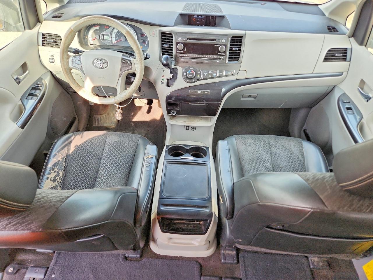 2014 Toyota Sienna Sport Серый vin: 5TDXK3DC6ES471590