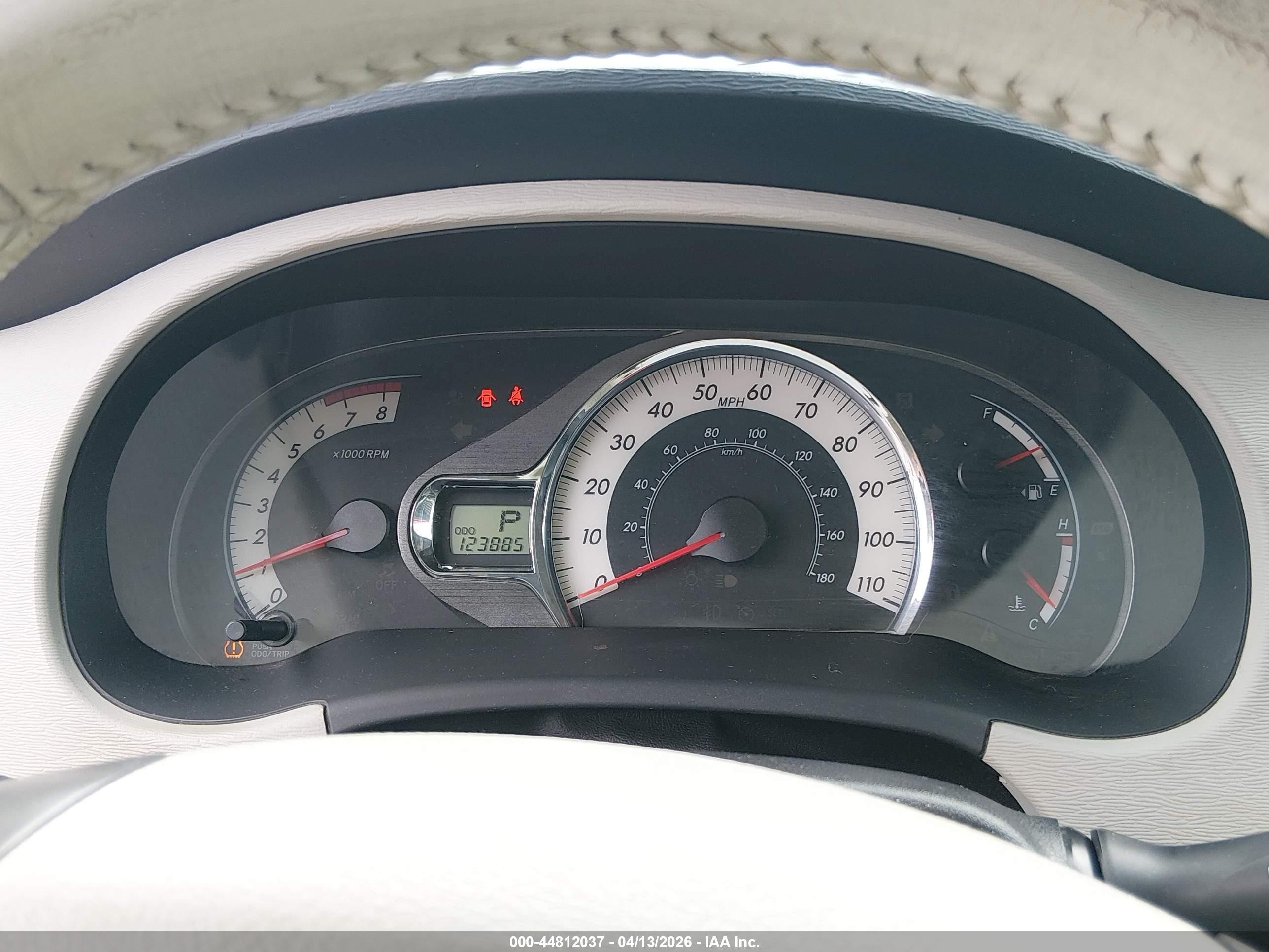 2014 Toyota Sienna Se 8 Passenger Gray vin: 5TDXK3DC6ES477132