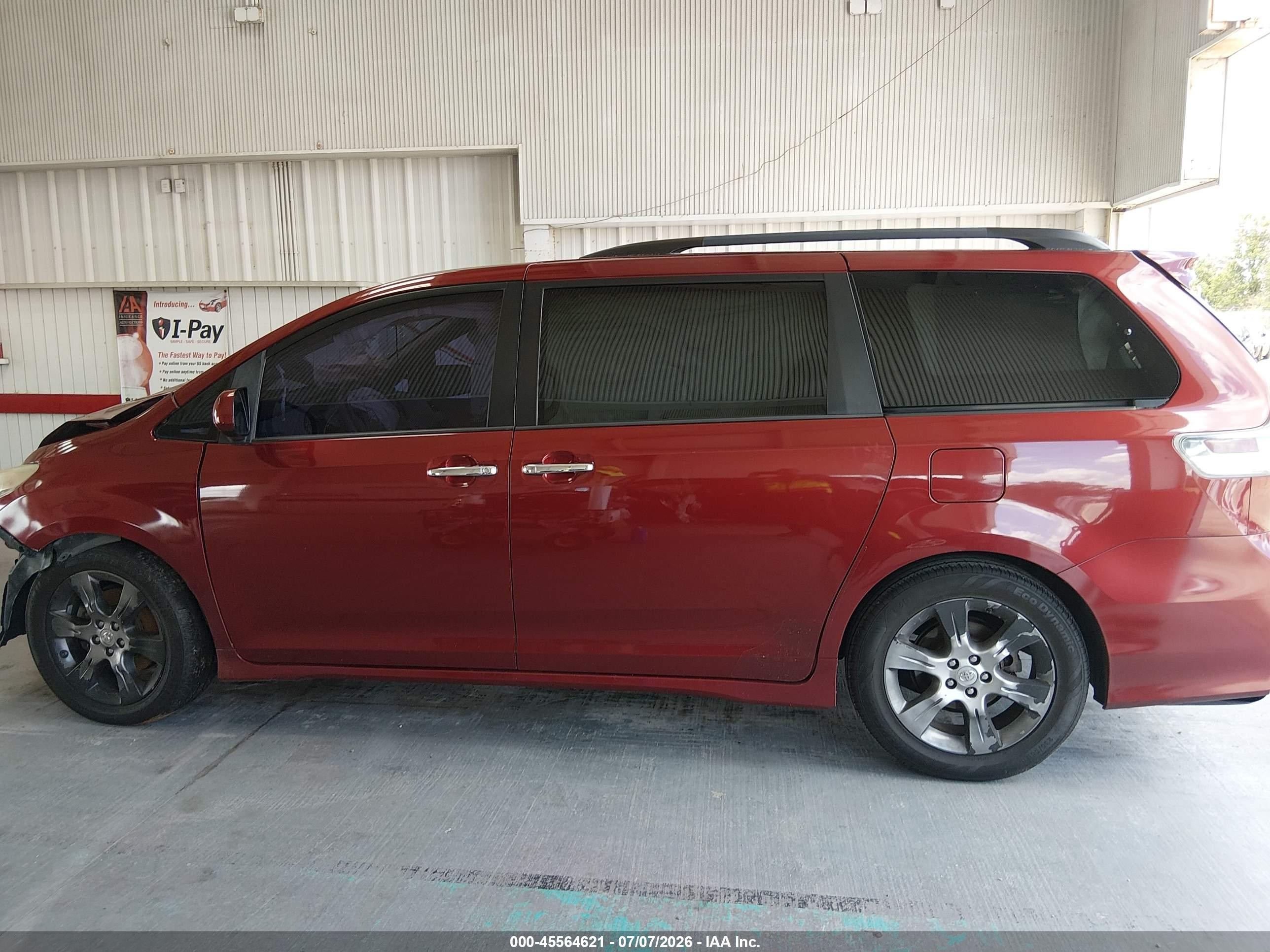 2014 Toyota Sienna Se 8 Passenger Burgundy vin: 5TDXK3DC6ES481889