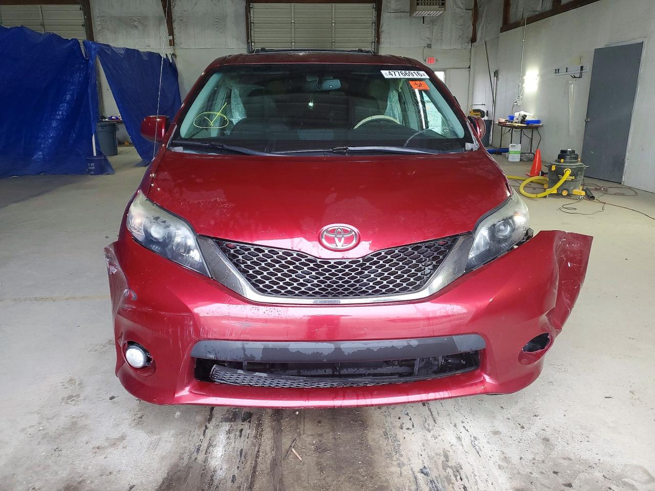 2014 Toyota Sienna Se 8-passenger Red vin: 5TDXK3DC6ES499339