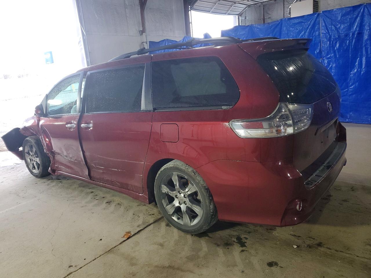 2014 Toyota Sienna Se 8-passenger Red vin: 5TDXK3DC6ES499339