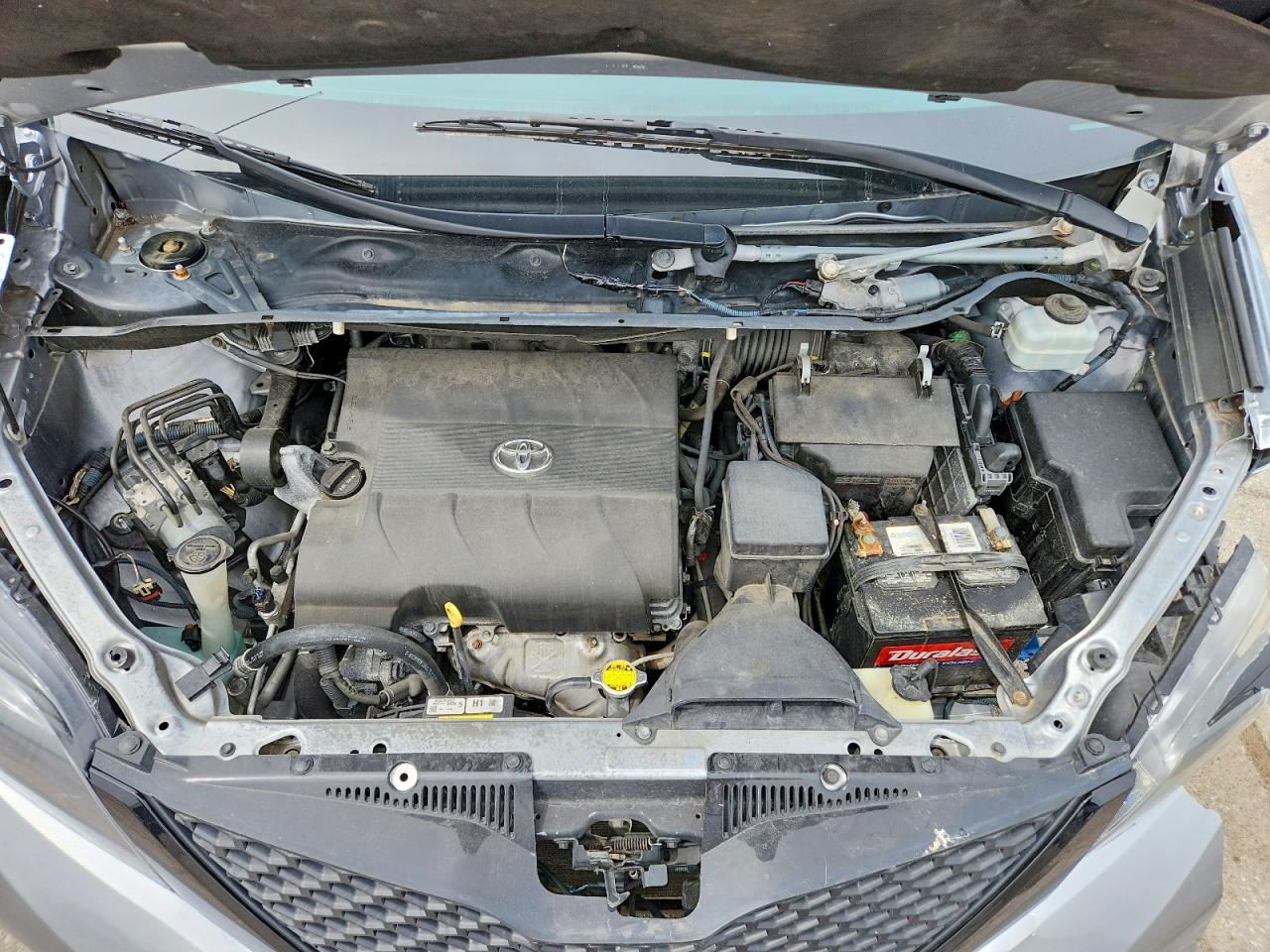 2014 Toyota Sienna Sport Silver vin: 5TDXK3DC6ES502773