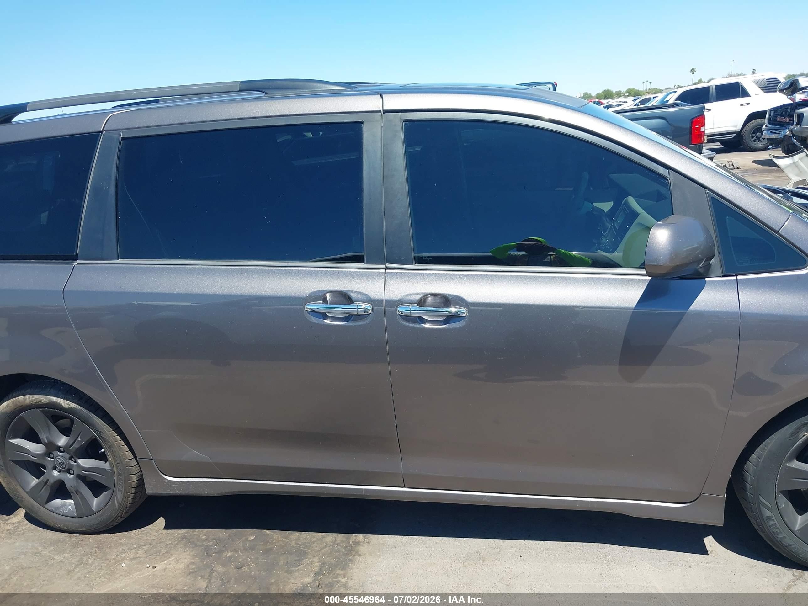 2014 Toyota Sienna Se 8 Passenger Gray vin: 5TDXK3DC6ES519816