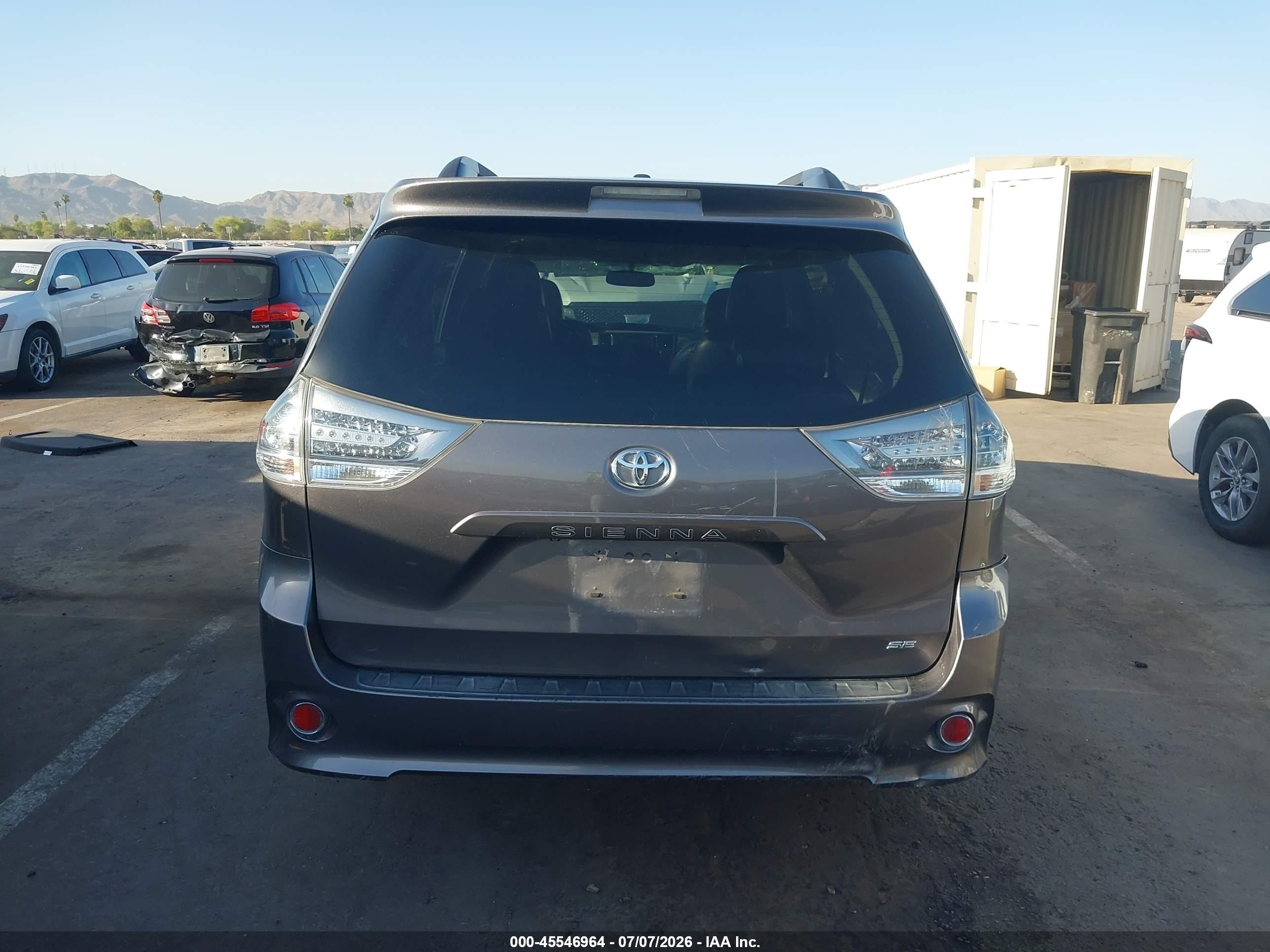 2014 Toyota Sienna Se 8 Passenger Gray vin: 5TDXK3DC6ES519816
