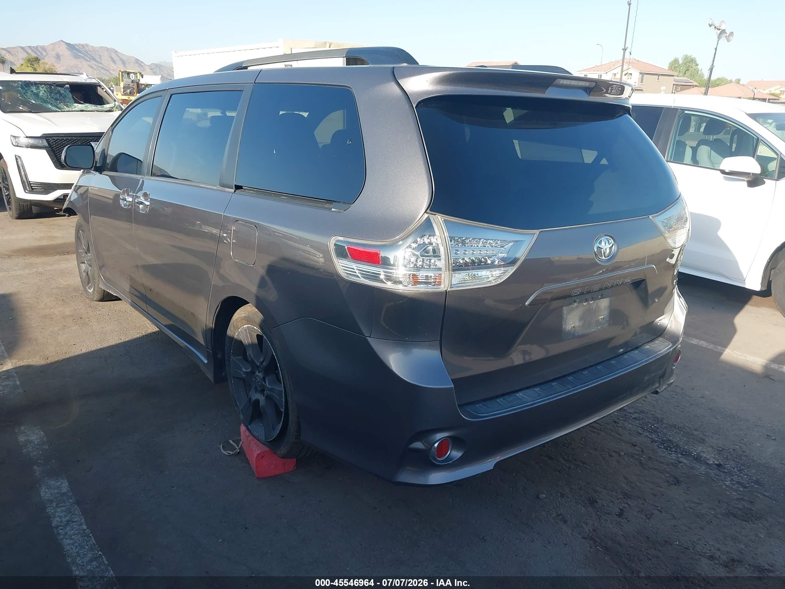 2014 Toyota Sienna Se 8 Passenger Gray vin: 5TDXK3DC6ES519816