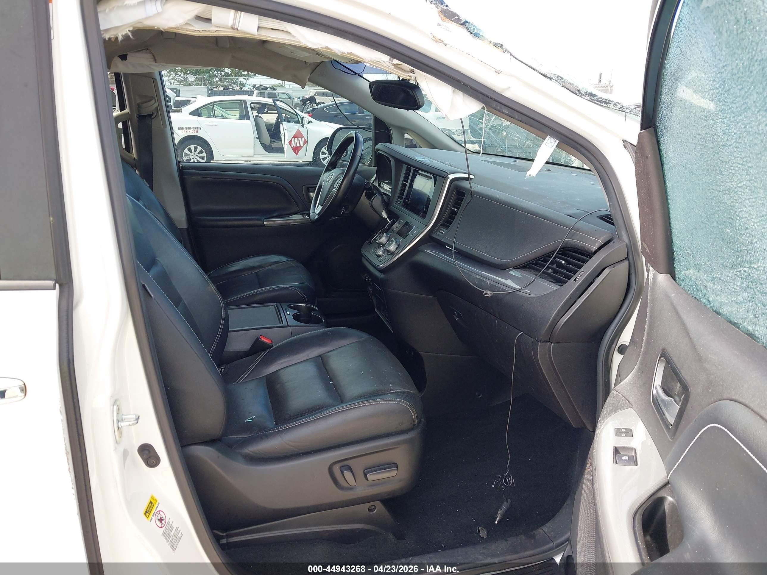 2016 Toyota Sienna Se Premium 8 Passenger Белый vin: 5TDXK3DC6GS725219