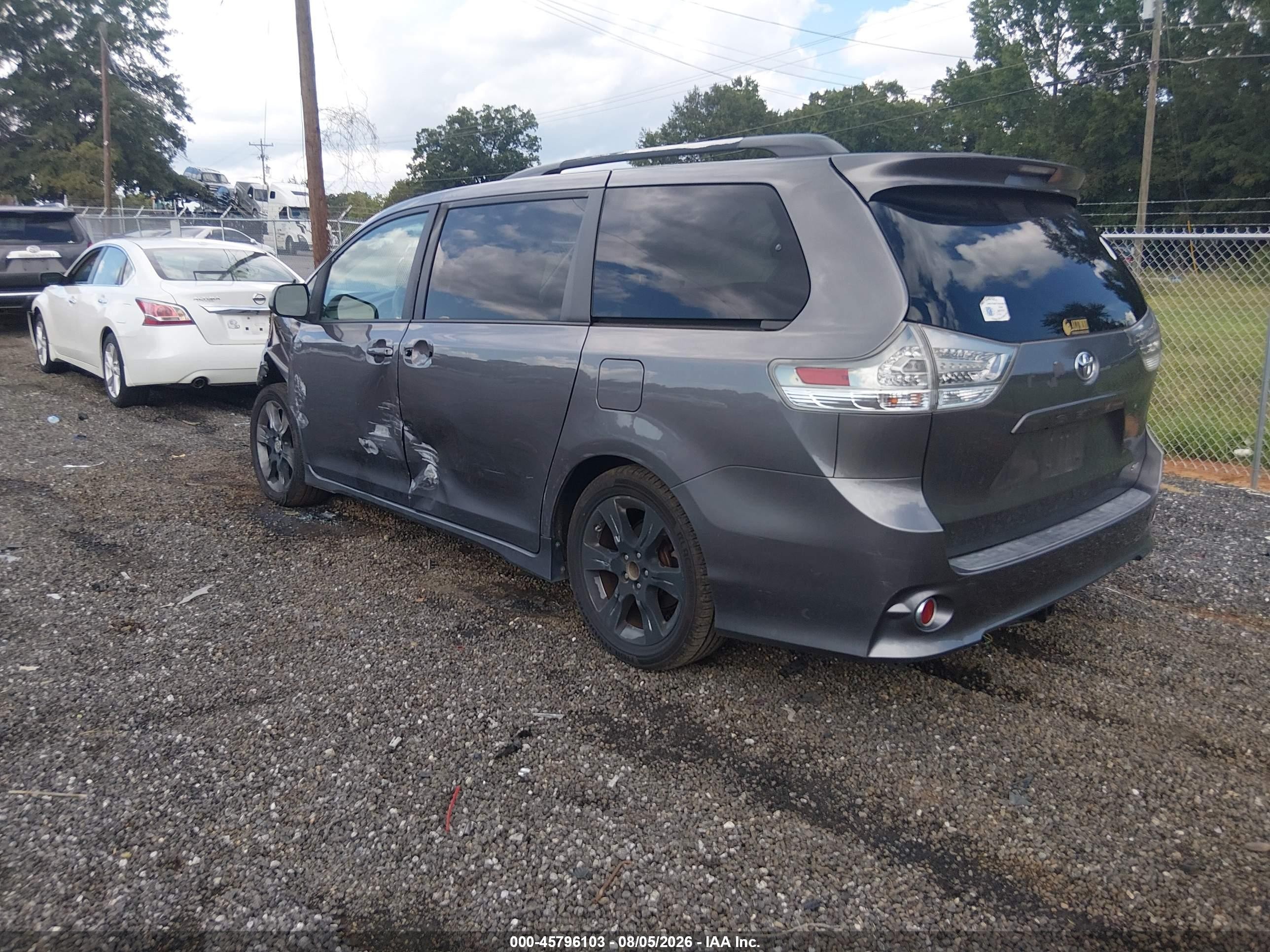 2011 Toyota Sienna Se Gray vin: 5TDXK3DC7BS100658